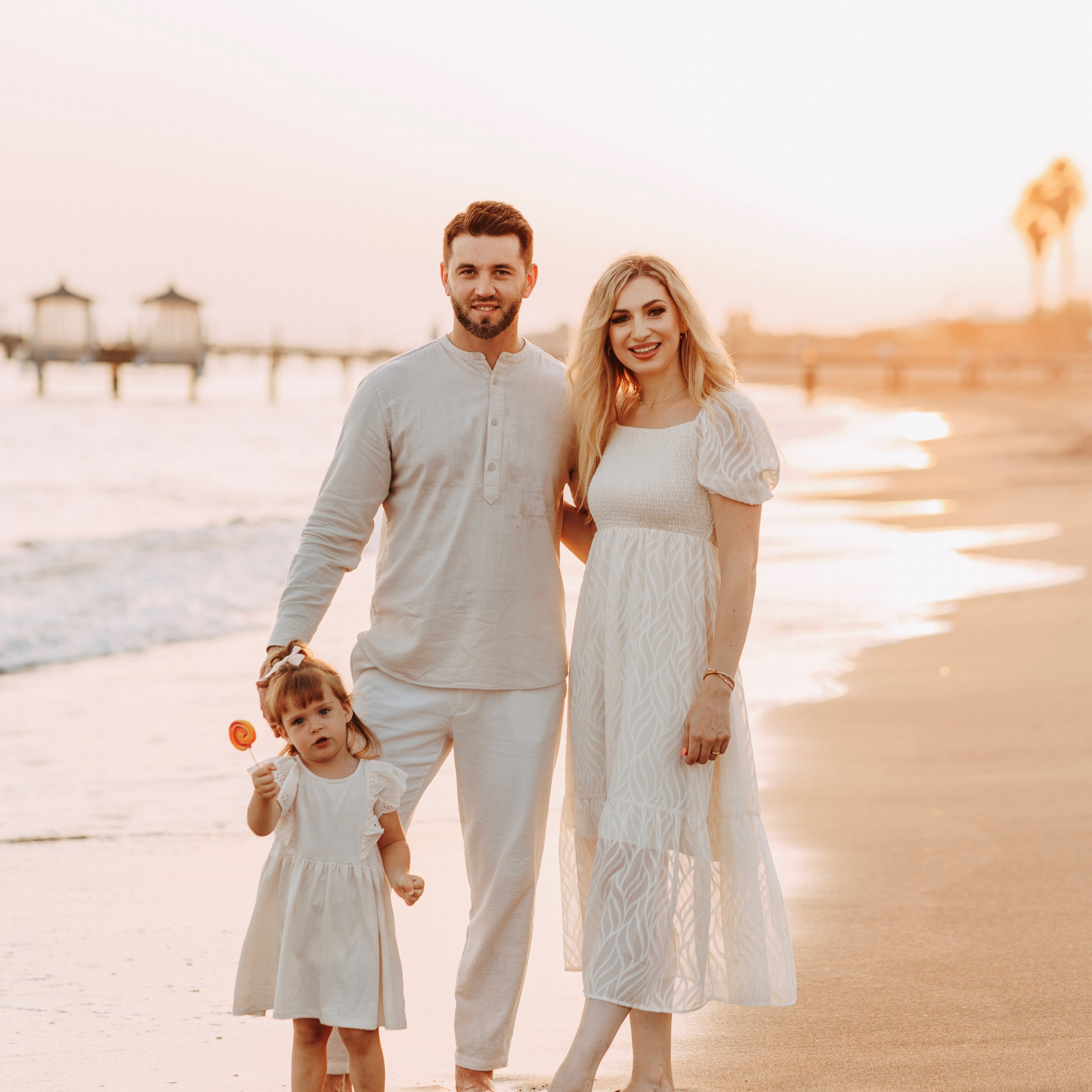 . Семейная фотосессия на пляже в Белеке. Алсу Девели. Фотограф в Алании в Турции, Аланья, Сиде, Белек, Анталия, Кемер, Конаклы, Окурджалар. Фотосъемки в Алании. Фотосессия в Алания