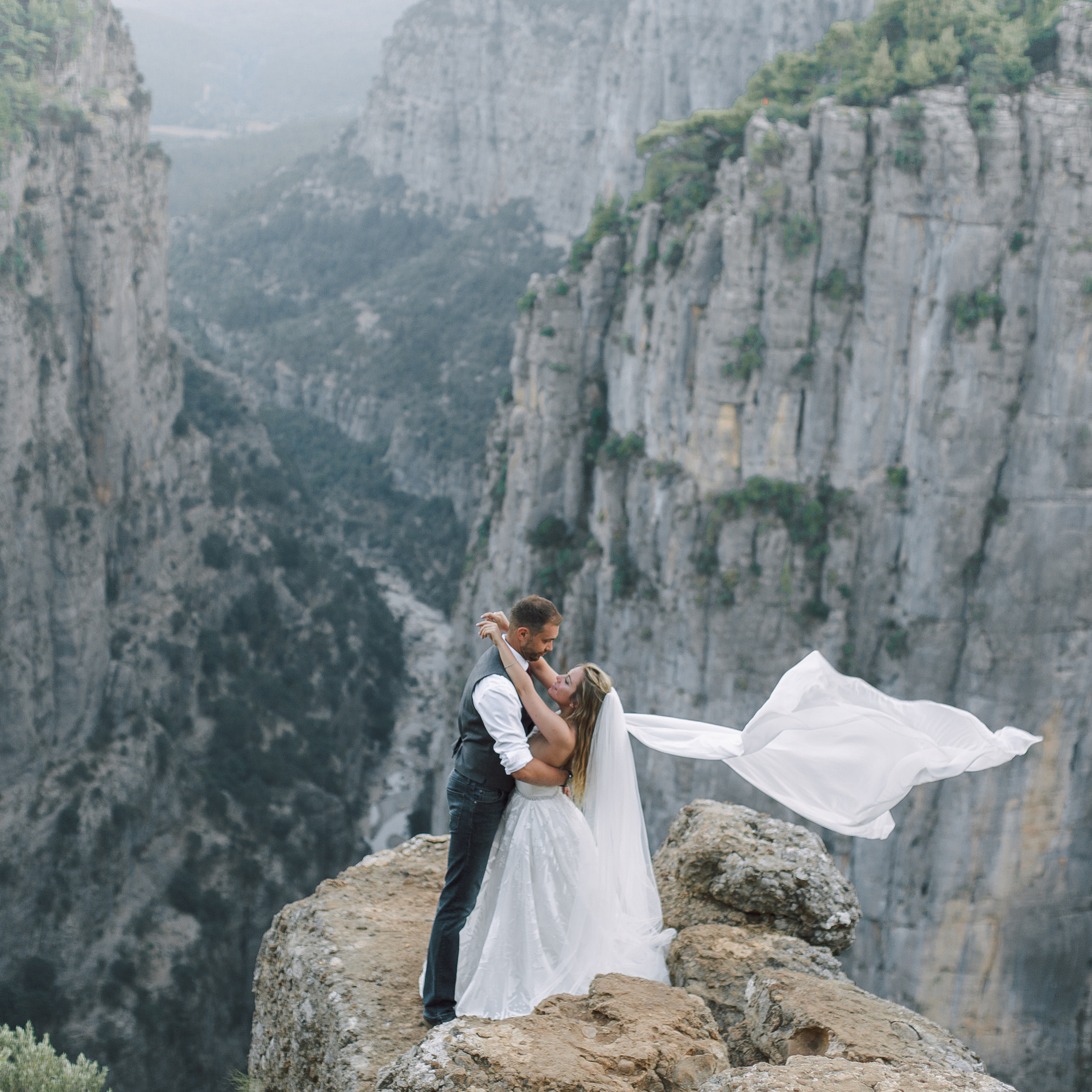 Свадебная фотосессия у каньона Тазы. Алсу Девели. Фотограф в Алании в Турции, Аланья, Сиде, Белек, Анталия, Кемер, Конаклы, Окурджалар. Фотосъемки в Алании. Фотосессия в Алания