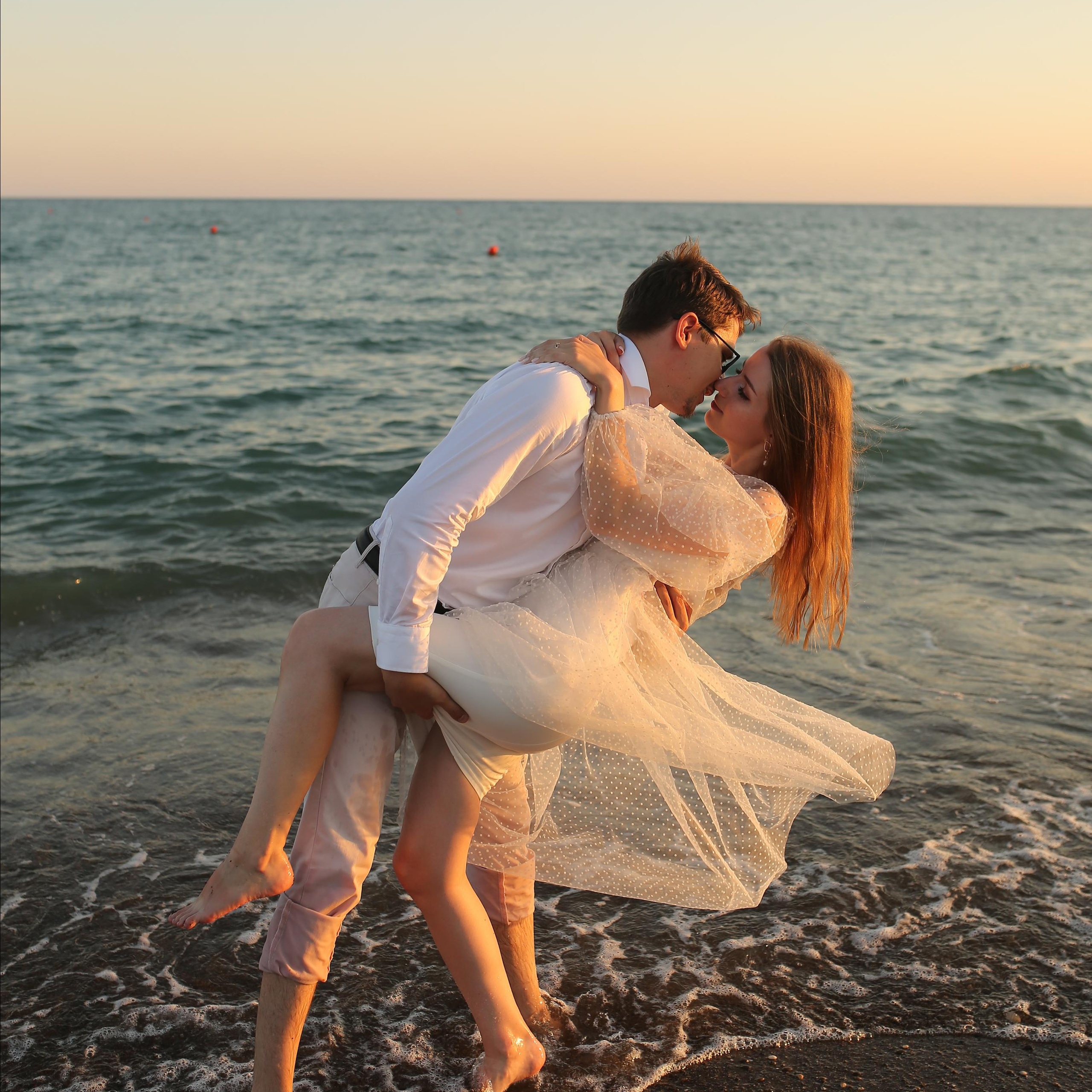 Wedding photo shoot on the beach in Belek. Alsu Develi, Photographer in Turkey, Alanya, Side, Belek, Antalya, Kemer, Turkiye. Photoshooting in Alanya. Photosession in Belek, Side