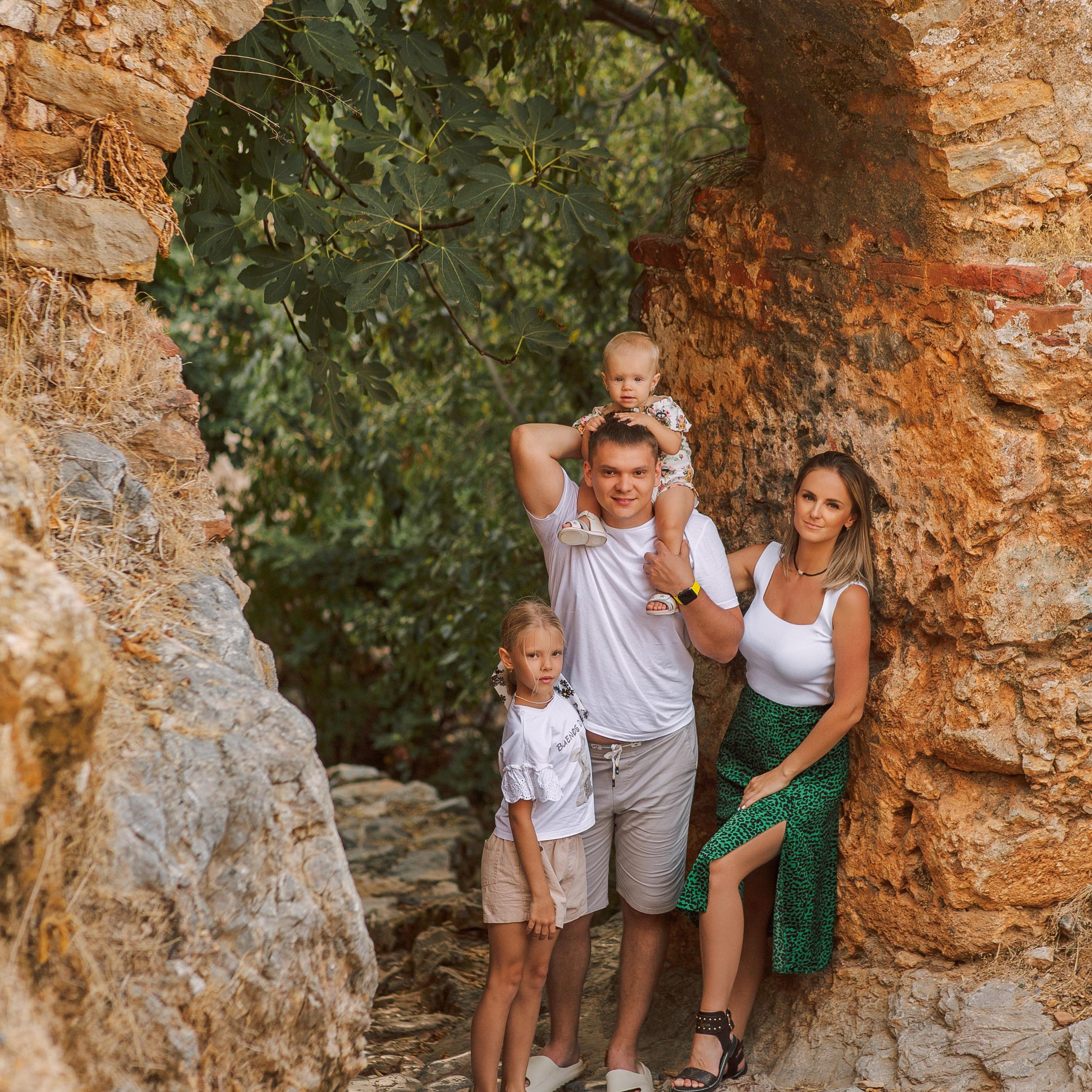 Семейная съемка у крепости Алания,. Алсу Девели. Фотограф в Алании в Турции, Аланья, Сиде, Белек, Анталия, Кемер, Конаклы, Окурджалар. Фотосъемки в Алании. Фотосессия в Алания