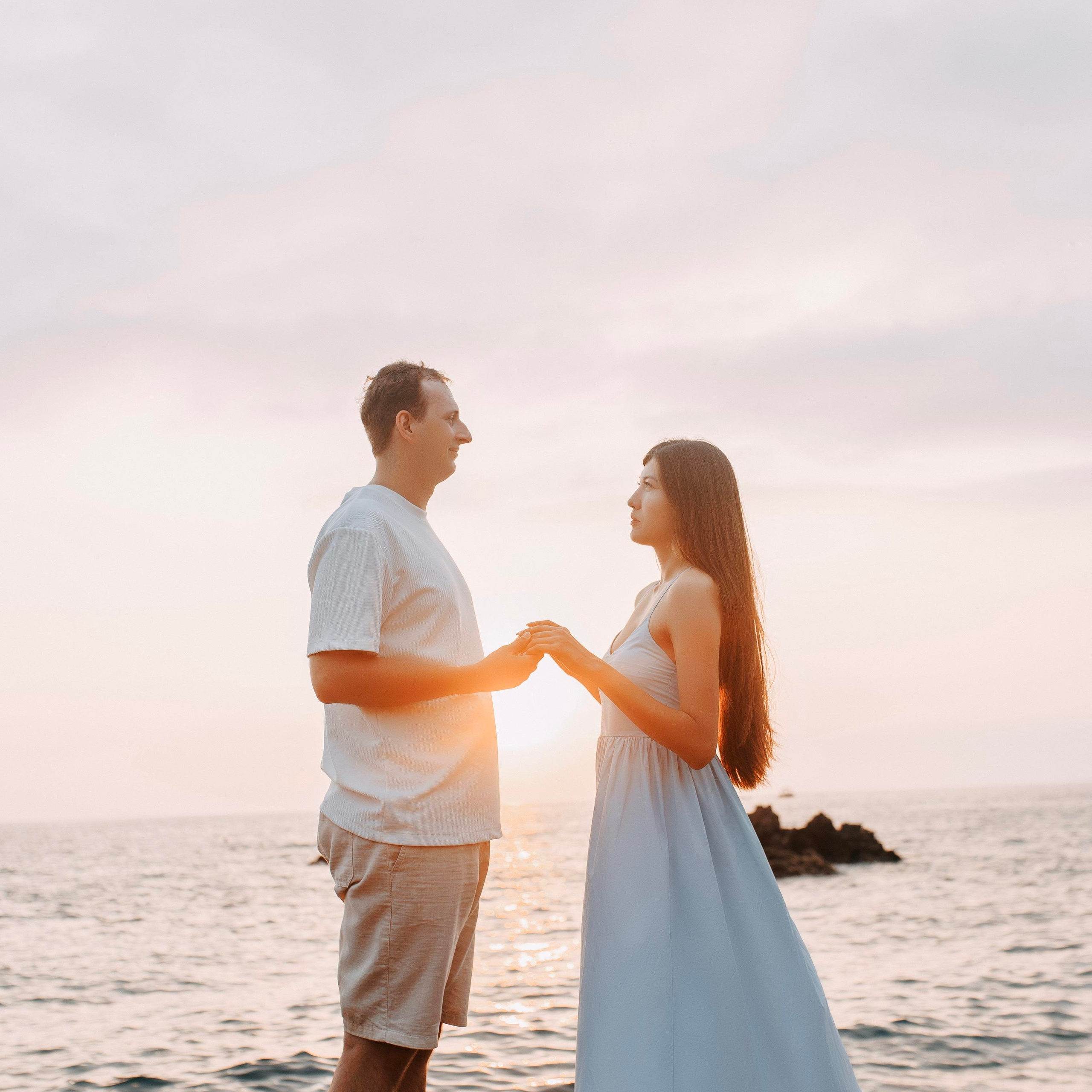 Sunset. Photo session of a love story on the beach at sunset. Alsu Develi, Photographer in Turkey, Alanya, Side, Belek, Antalya, Kemer, Turkiye. Photoshooting in Alanya. Photosession in Belek, Side
