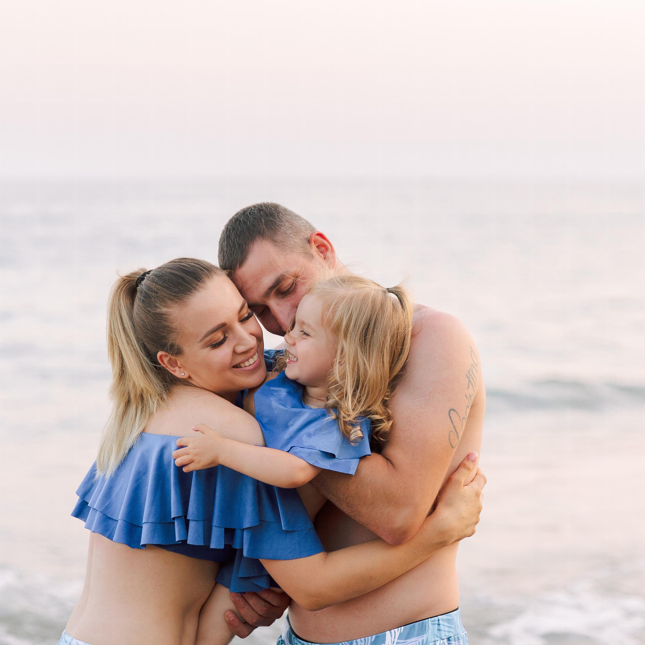 Семейная фотосессия на пляже в Сиде на закате. Алсу Девели. Фотограф в Алании в Турции, Аланья, Сиде, Белек, Анталия, Кемер, Конаклы, Окурджалар. Фотосъемки в Алании. Фотосессия в Алания