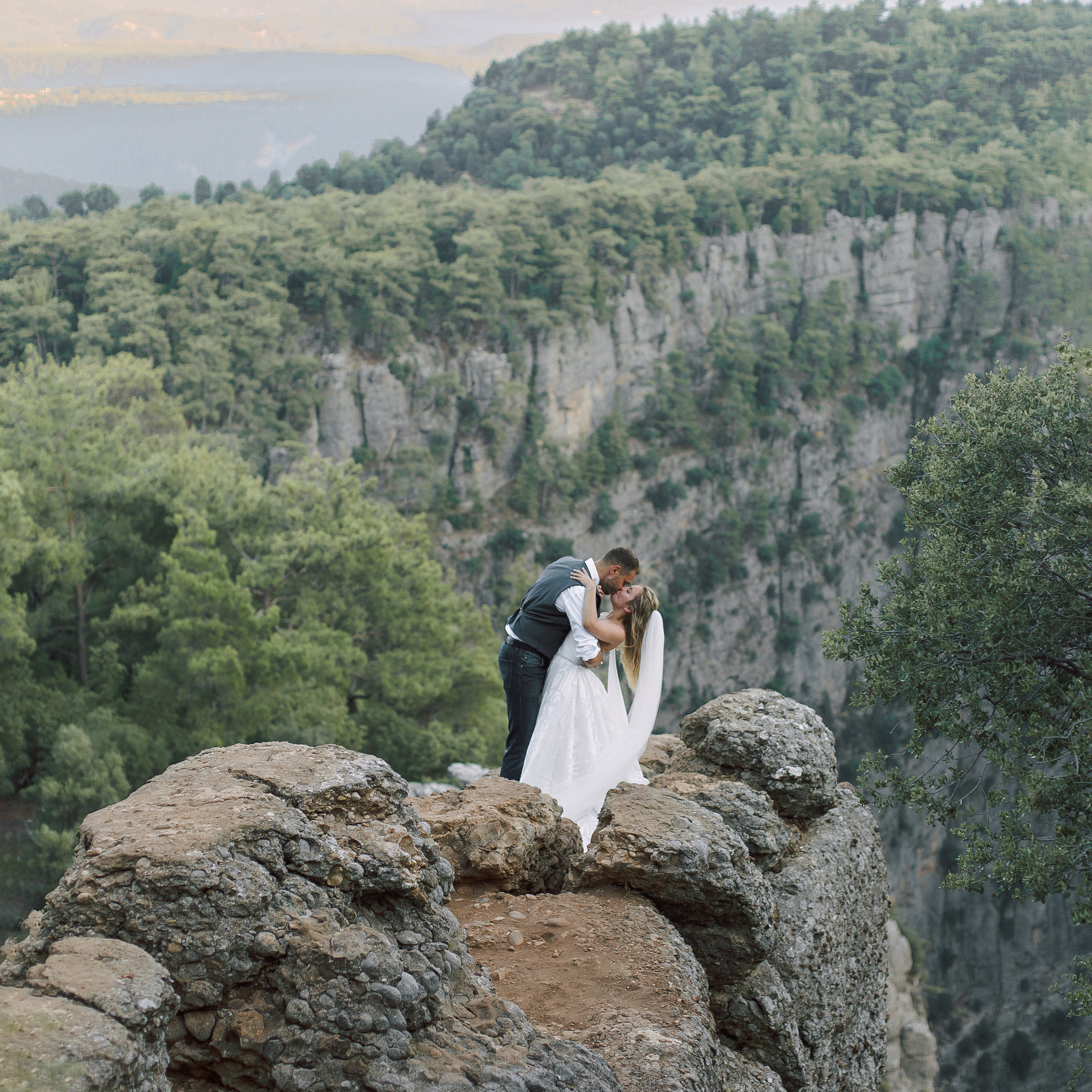 Свадебная фотосессия у каньона Тазы. Алсу Девели. Фотограф в Алании в Турции, Аланья, Сиде, Белек, Анталия, Кемер, Конаклы, Окурджалар. Фотосъемки в Алании. Фотосессия в Алания