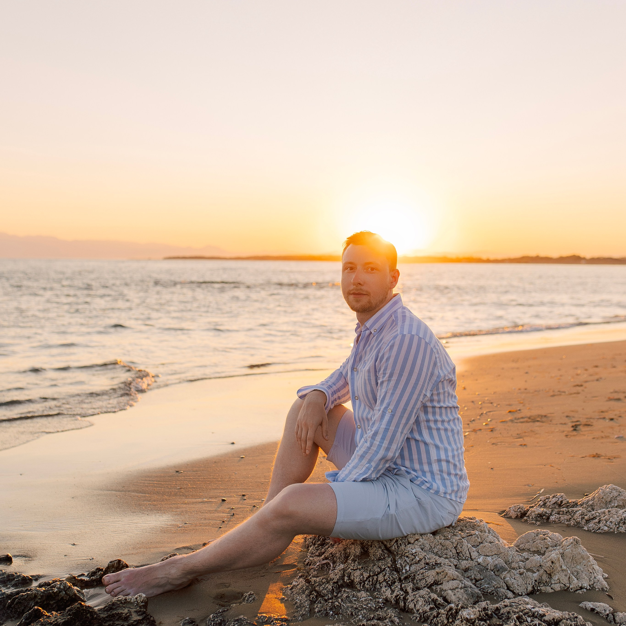 Sunset. Love Story on the beach in Side at sunset. Alsu Develi, Photographer in Turkey, Alanya, Side, Belek, Antalya, Kemer, Turkiye. Photoshooting in Alanya. Photosession in Belek, Side