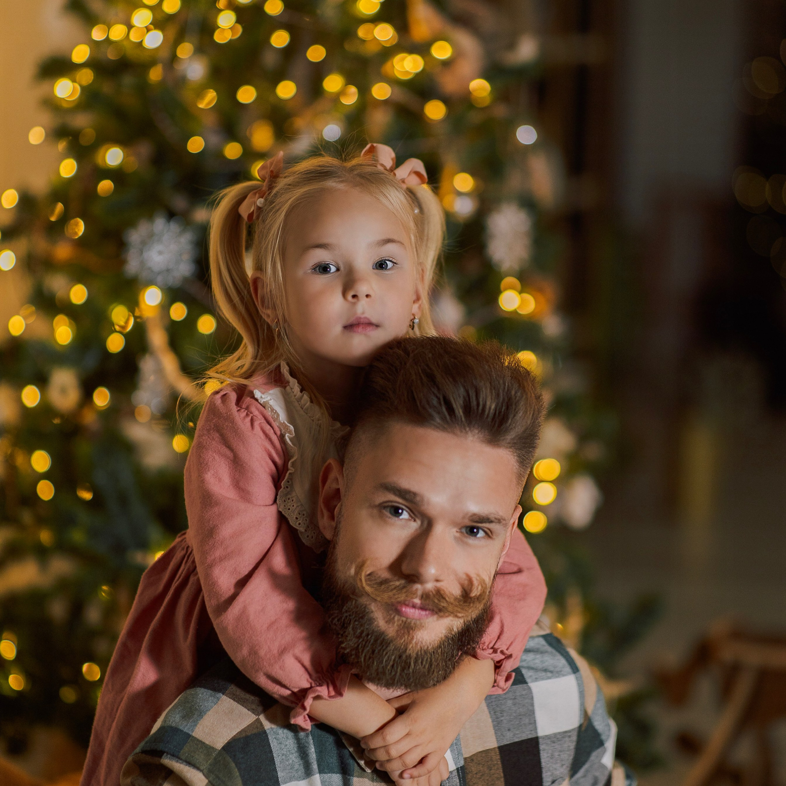 New Year’s family photo shoot…. Alsu Develi, Photographer in Turkey, Alanya, Side, Belek, Antalya, Kemer, Turkiye. Photoshooting in Alanya. Photosession in Belek, Side