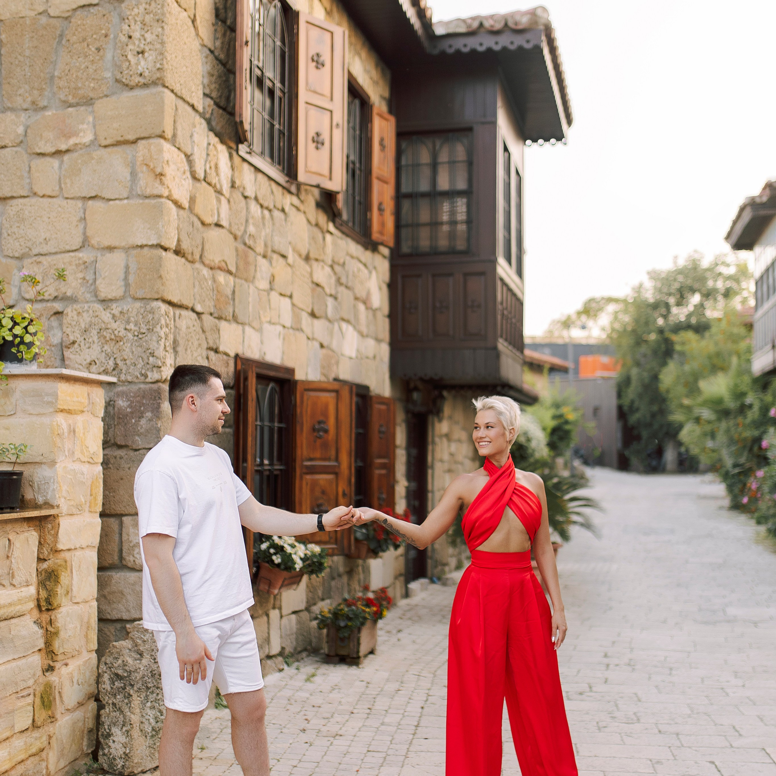 .Love story Прогулка по Старому городу. Алсу Девели. Фотограф в Алании в Турции, Аланья, Сиде, Белек, Анталия, Кемер, Конаклы, Окурджалар. Фотосъемки в Алании. Фотосессия в Алания