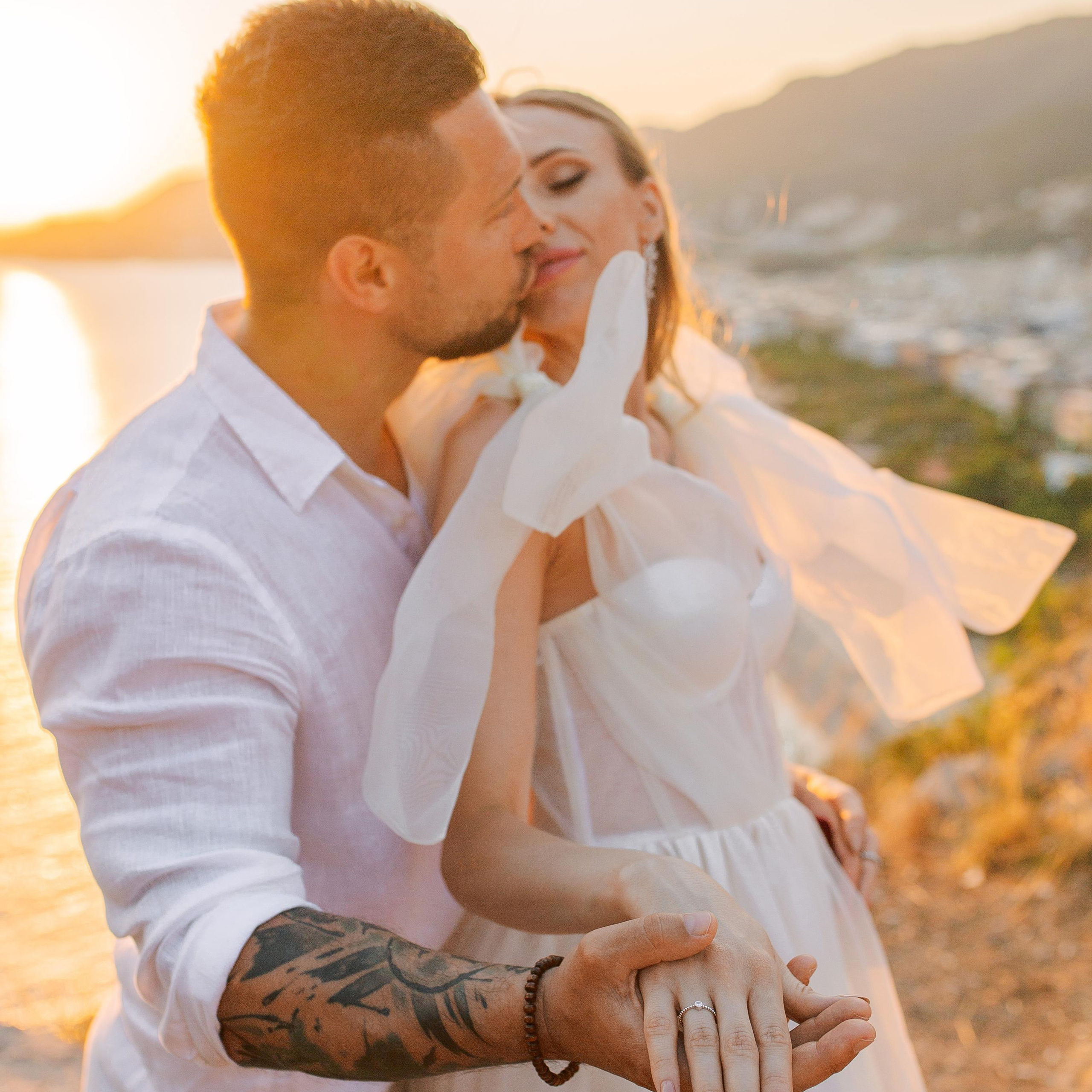 Утес. Свадебная фотосессия на краю обрыва. Алсу Девели. Фотограф в Алании в Турции, Аланья, Сиде, Белек, Анталия, Кемер, Конаклы, Окурджалар. Фотосъемки в Алании. Фотосессия в Алания