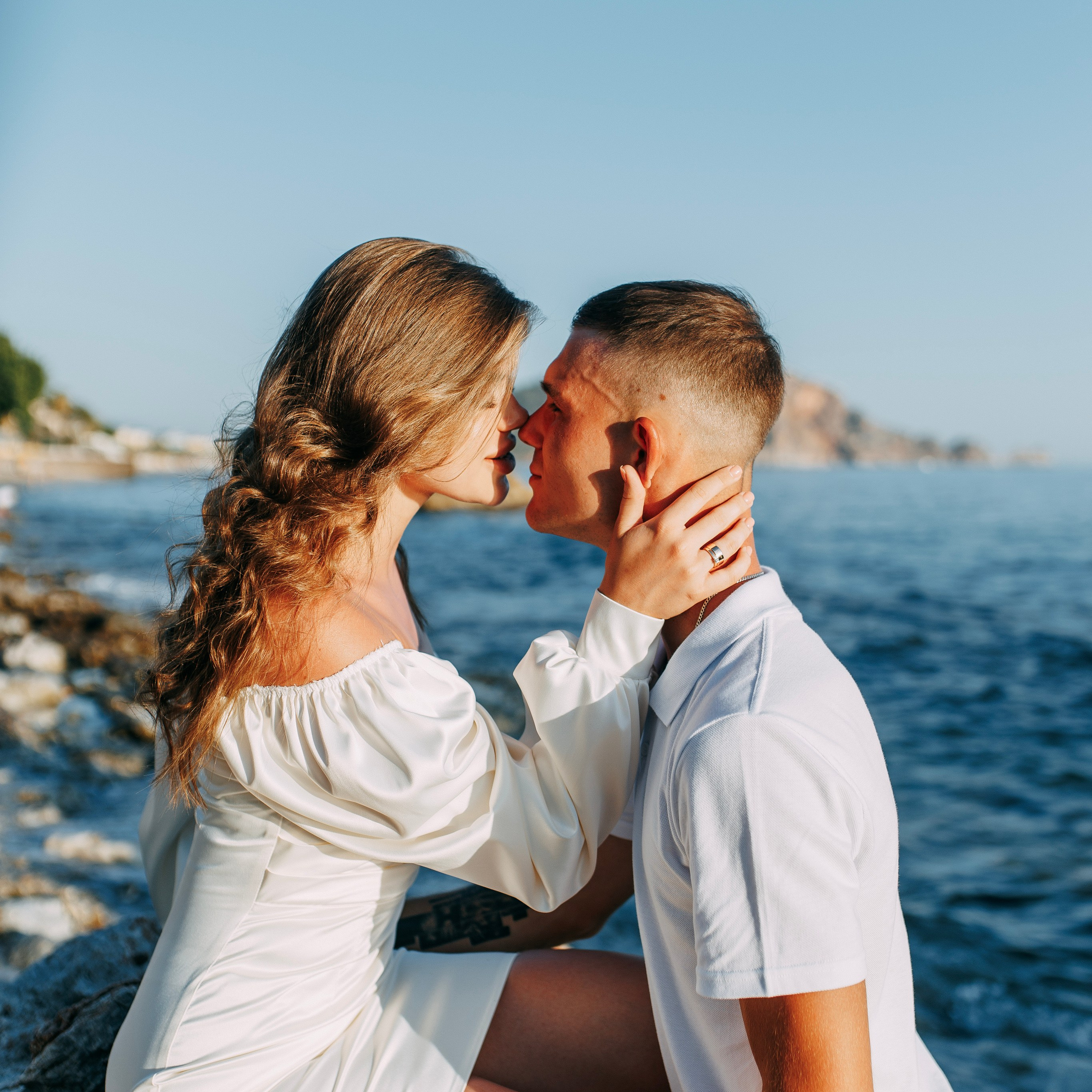 Sunset.Beach. Love story on Cleopatra beach at sunset. Alanya. Alsu Develi, Photographer in Turkey, Alanya, Side, Belek, Antalya, Kemer, Turkiye. Photoshooting in Alanya. Photosession in Belek, Side