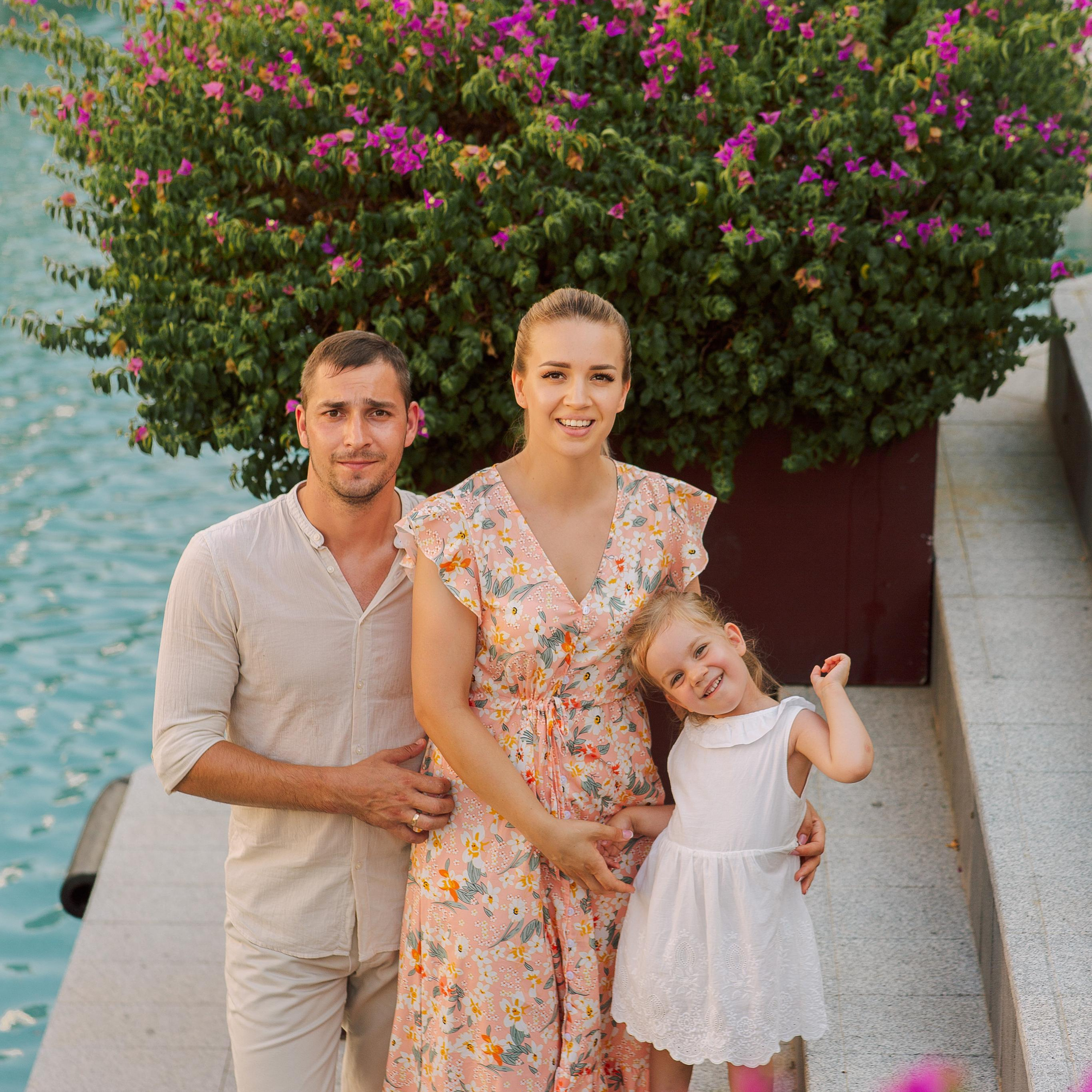 Family photo session in the Land of Legends park. Alsu Develi, Photographer in Turkey, Alanya, Side, Belek, Antalya, Kemer, Turkiye. Photoshooting in Alanya. Photosession in Belek, Side