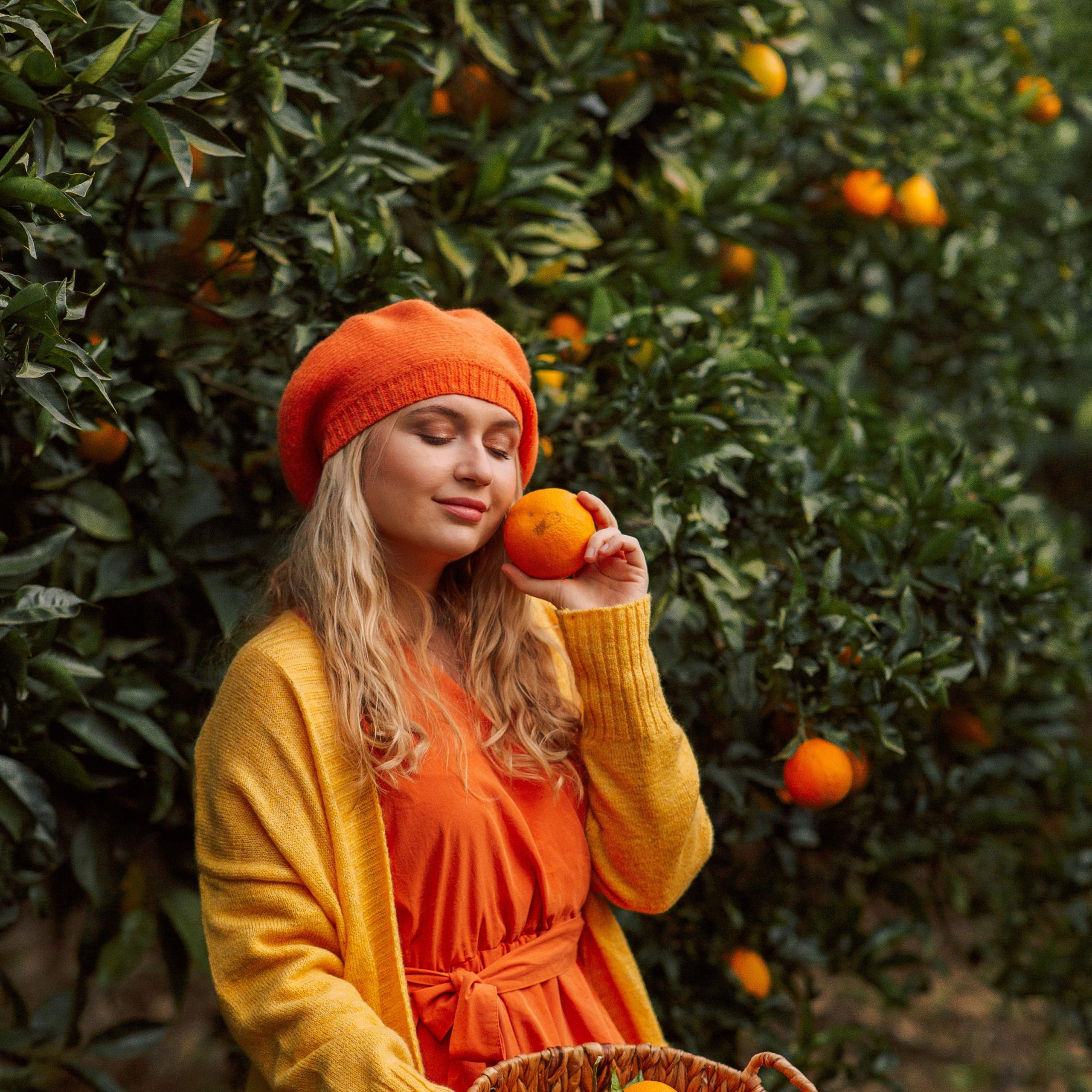 Фотосессия в апельсиновом саду. Алсу Девели. Фотограф в Алании в Турции, Аланья, Сиде, Белек, Анталия, Кемер, Конаклы, Окурджалар. Фотосъемки в Алании. Фотосессия в Алания