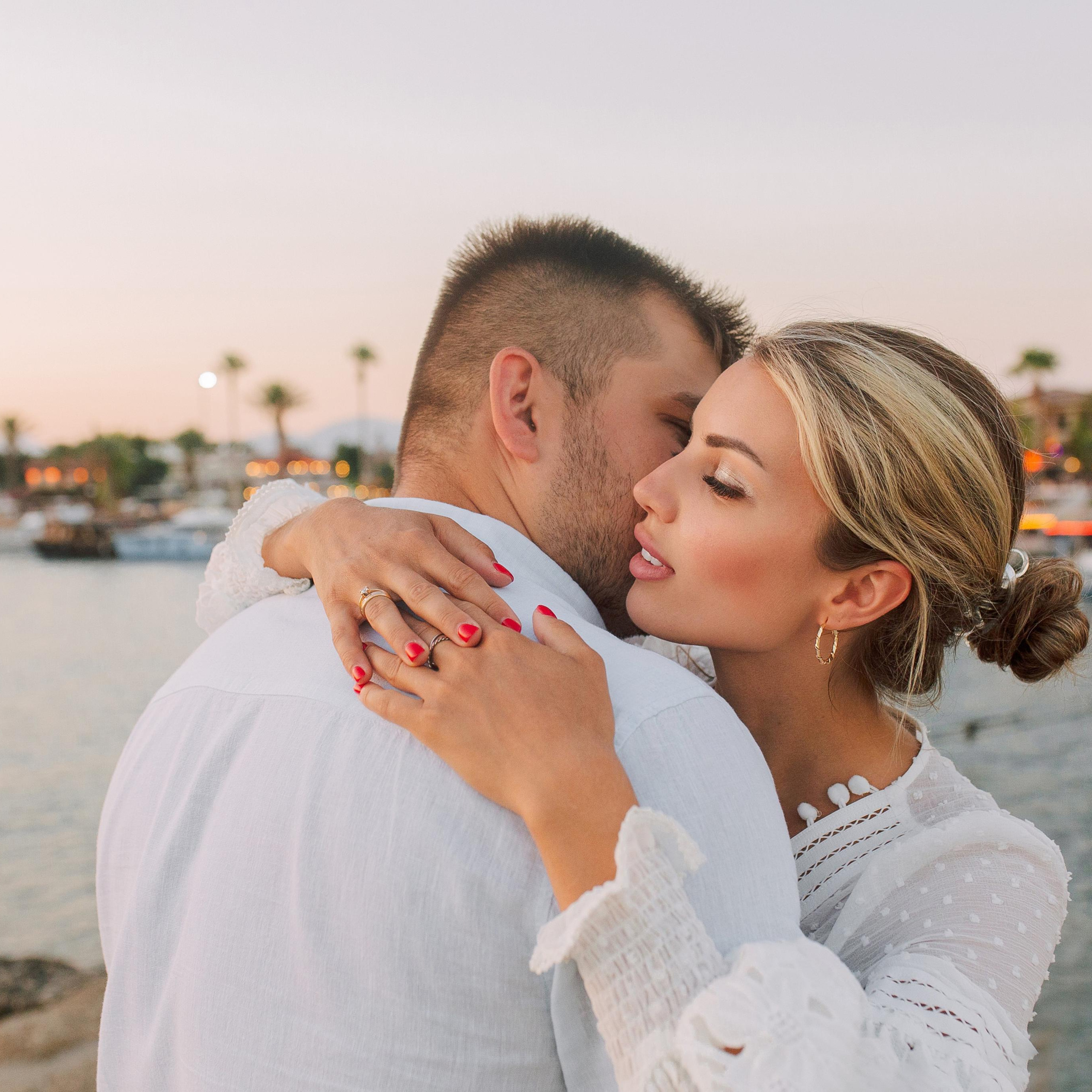 Couple photo shoot in the ancient city of Side. Alsu Develi, Photographer in Turkey, Alanya, Side, Belek, Antalya, Kemer, Turkiye. Photoshooting in Alanya. Photosession in Belek, Side