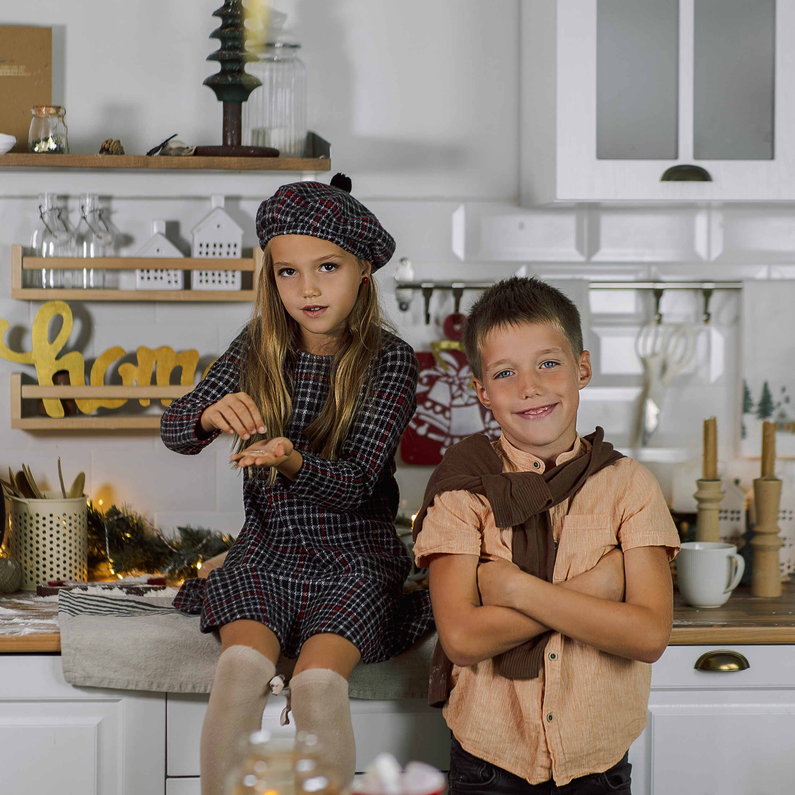 New Year’s family photo shoot…. Alsu Develi, Photographer in Turkey, Alanya, Side, Belek, Antalya, Kemer, Turkiye. Photoshooting in Alanya. Photosession in Belek, Side