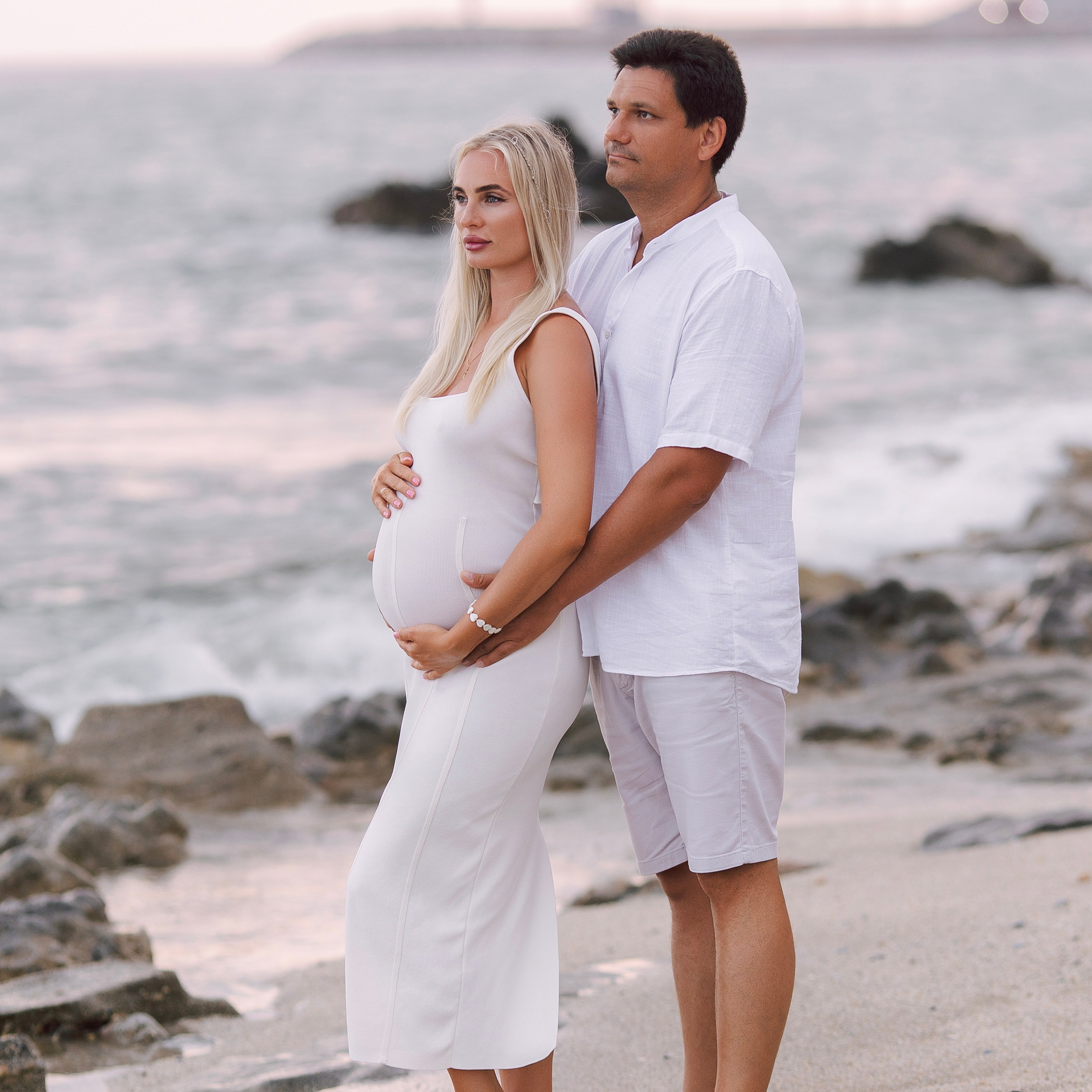 Family photo session on Cleopatra Beach at sunset…. Alsu Develi, Photographer in Turkey, Alanya, Side, Belek, Antalya, Kemer, Turkiye. Photoshooting in Alanya. Photosession in Belek, Side