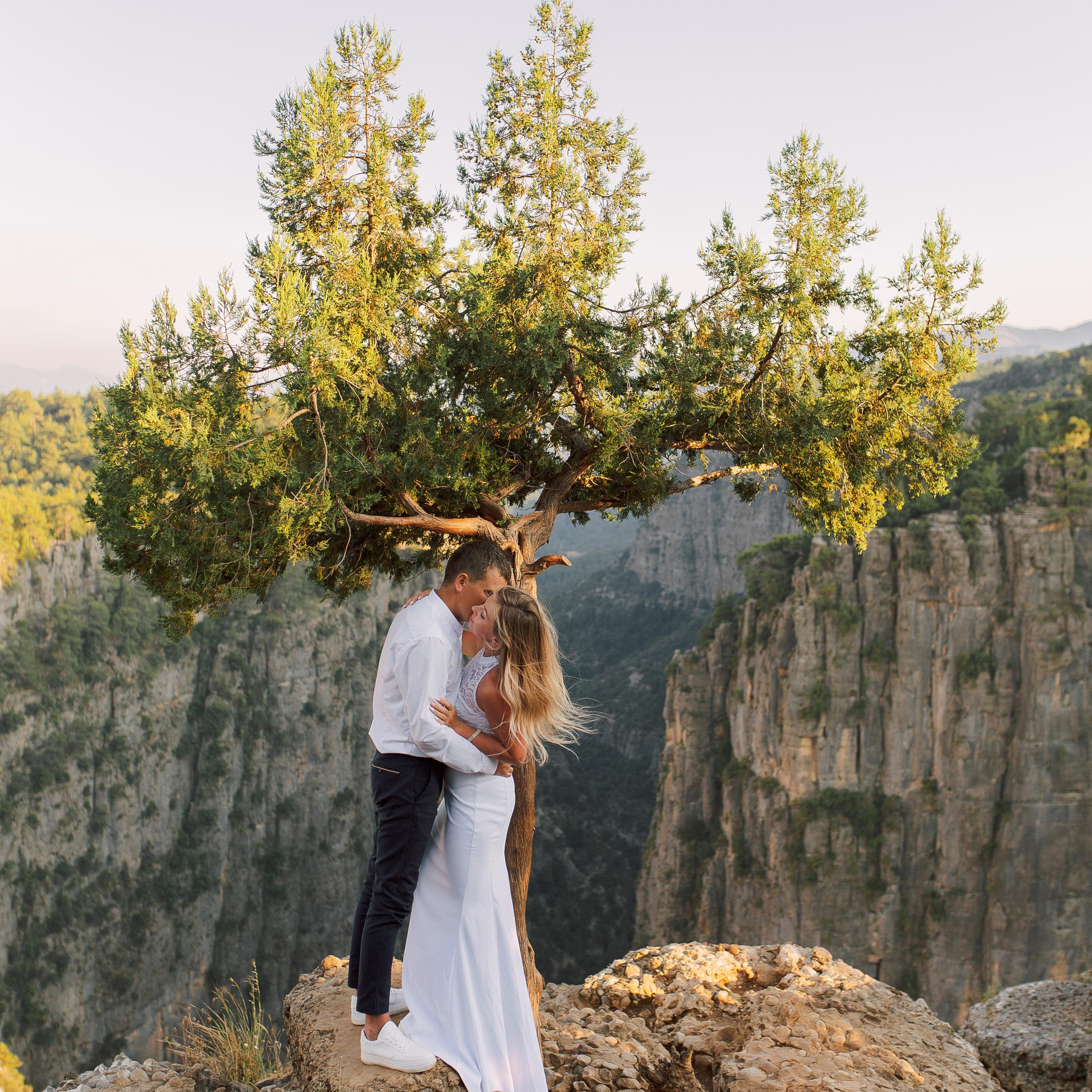 Wedding photo session on the Tazy canyon. Alsu Develi, Photographer in Turkey, Alanya, Side, Belek, Antalya, Kemer, Turkiye. Photoshooting in Alanya. Photosession in Belek, Side