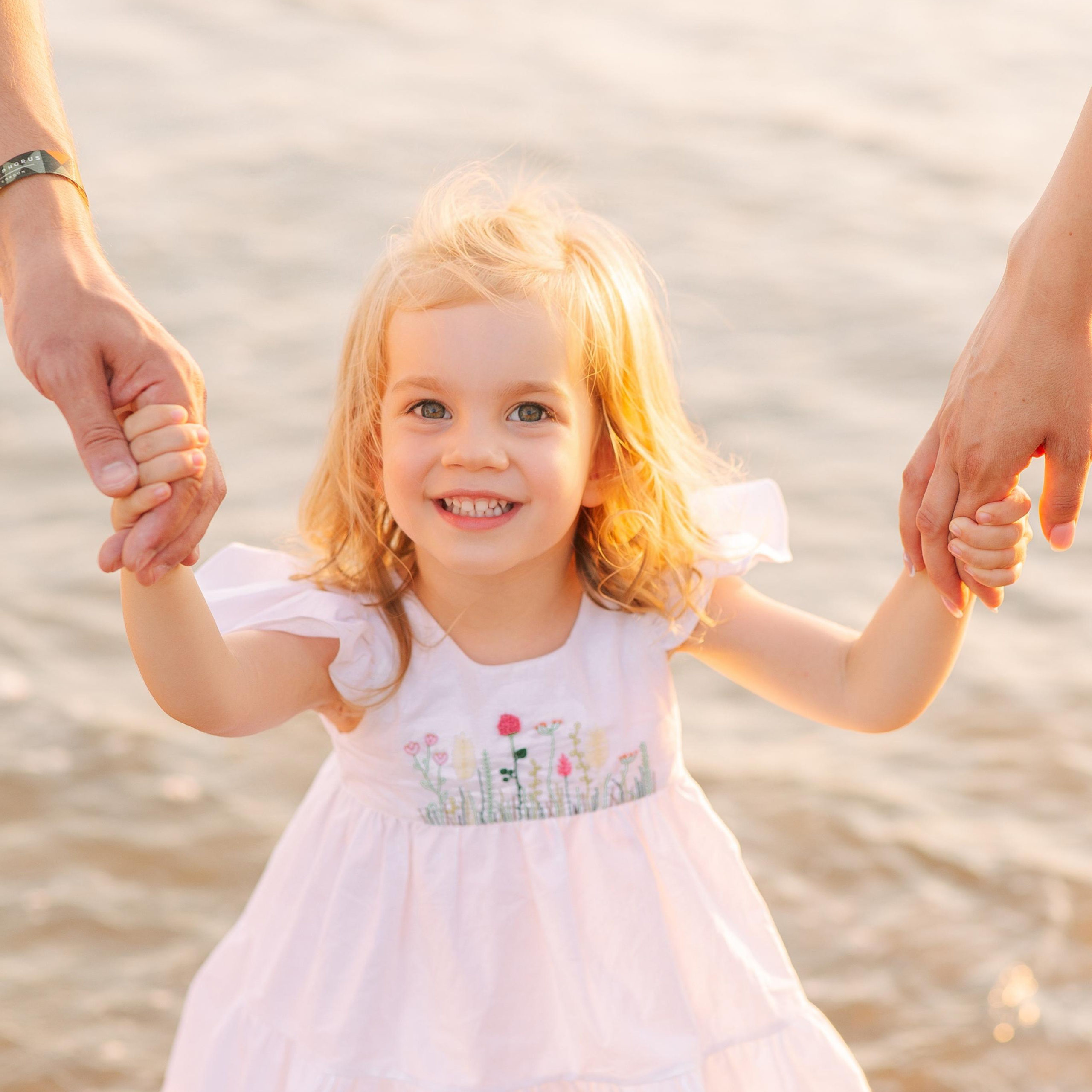 Семейная фотосессия на пляже в Сиде на закате. Алсу Девели. Фотограф в Алании в Турции, Аланья, Сиде, Белек, Анталия, Кемер, Конаклы, Окурджалар. Фотосъемки в Алании. Фотосессия в Алания