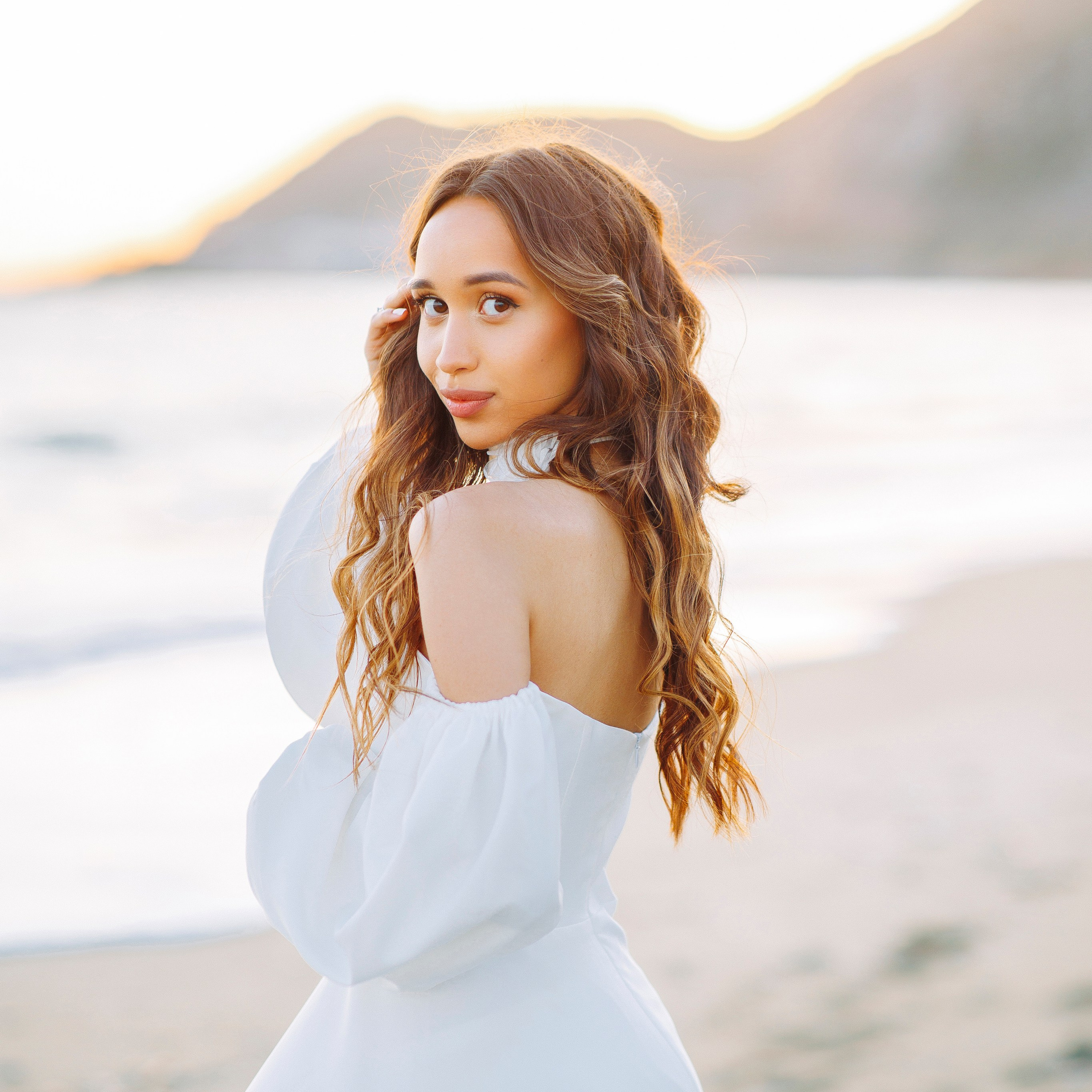 Sunset. Wedding photo shoot on Cleopatra beach. Alsu Develi, Photographer in Turkey, Alanya, Side, Belek, Antalya, Kemer, Turkiye. Photoshooting in Alanya. Photosession in Belek, Side