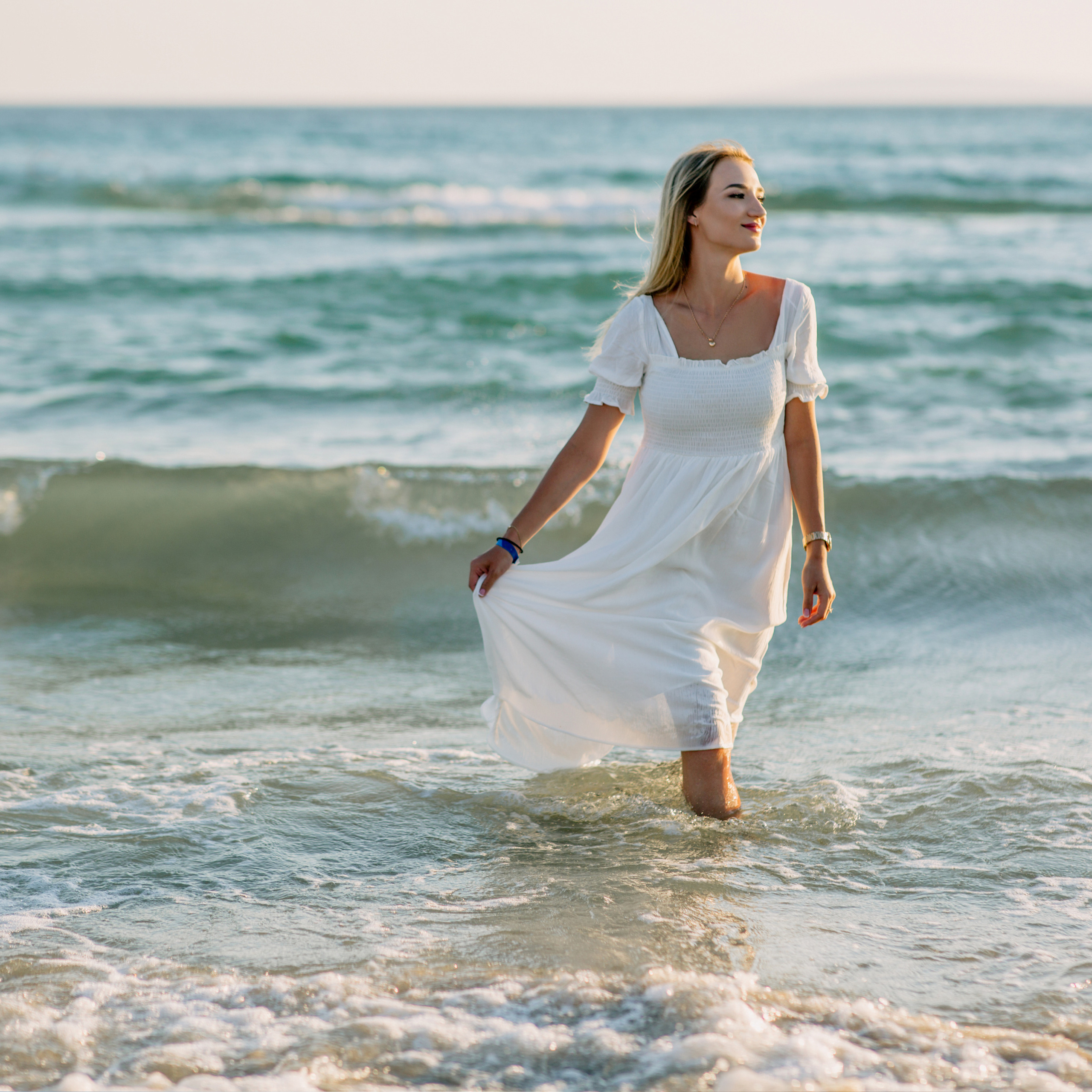 Family photo session in Didim. Alsu Develi, Photographer in Turkey, Alanya, Side, Belek, Antalya, Kemer, Turkiye. Photoshooting in Alanya. Photosession in Belek, Side