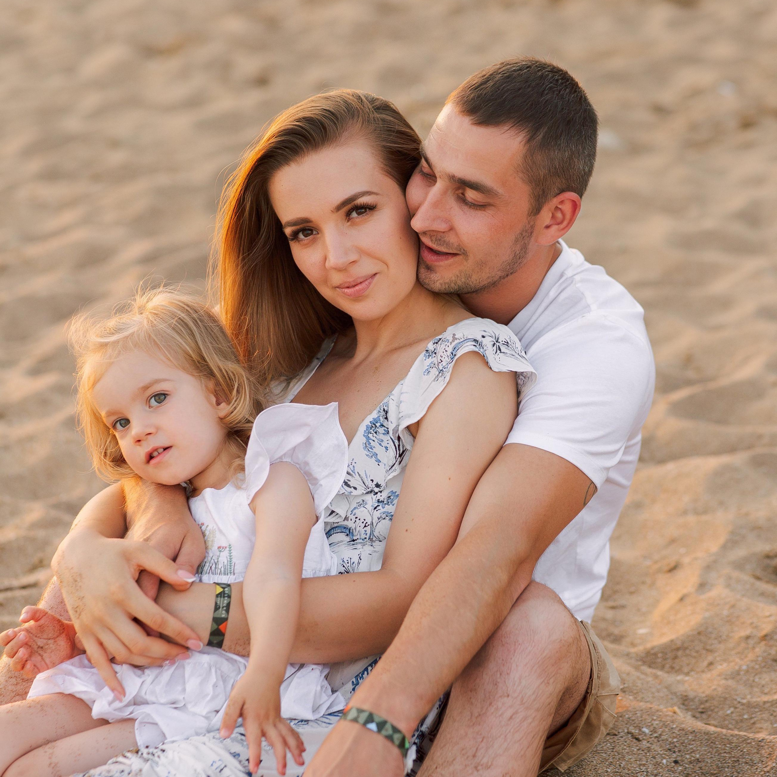 Семейная фотосессия на пляже в Сиде на закате. Алсу Девели. Фотограф в Алании в Турции, Аланья, Сиде, Белек, Анталия, Кемер, Конаклы, Окурджалар. Фотосъемки в Алании. Фотосессия в Алания