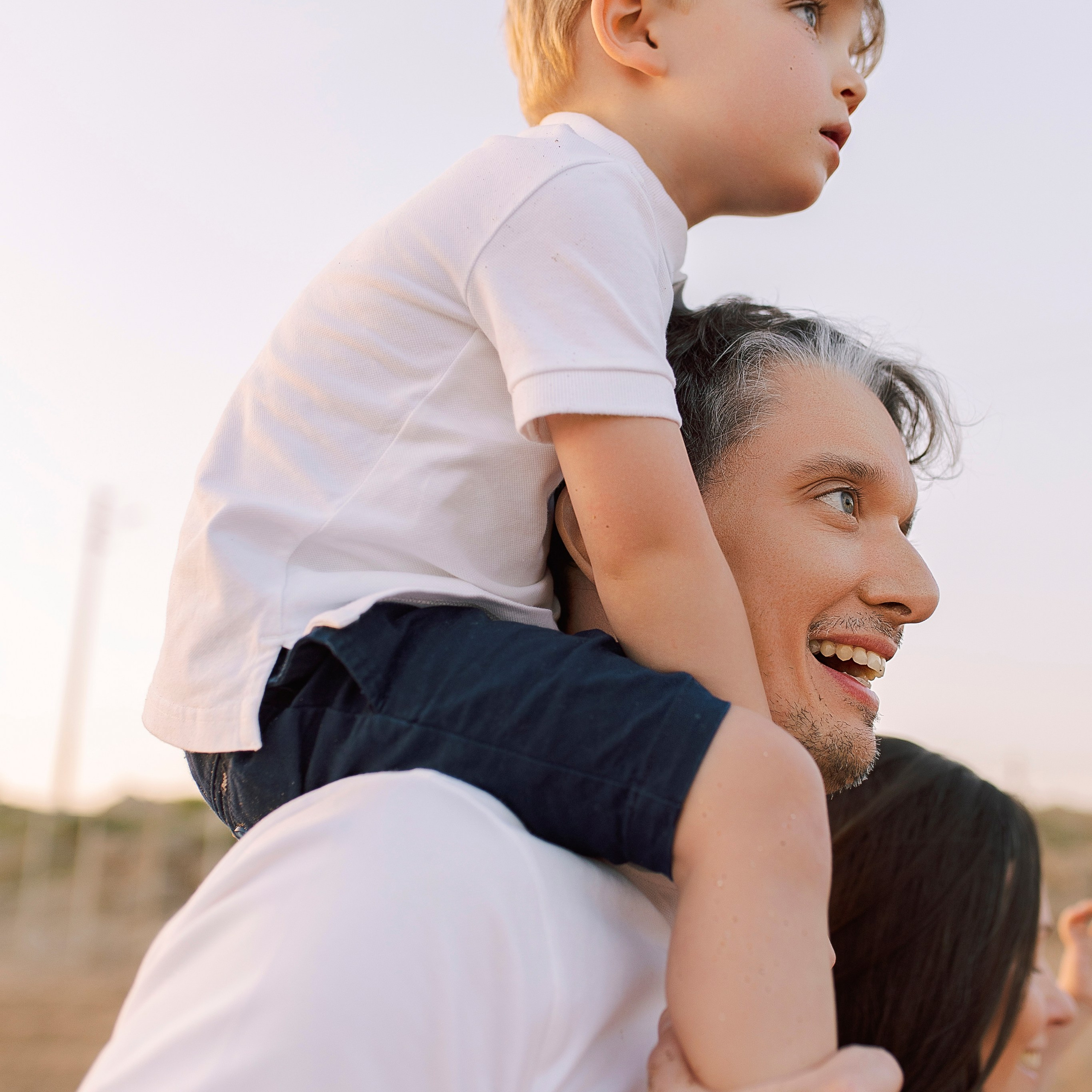 Семейная фотосессия на пляже в Сиде на закате. Алсу Девели. Фотограф в Алании в Турции, Аланья, Сиде, Белек, Анталия, Кемер, Конаклы, Окурджалар. Фотосъемки в Алании. Фотосессия в Алания