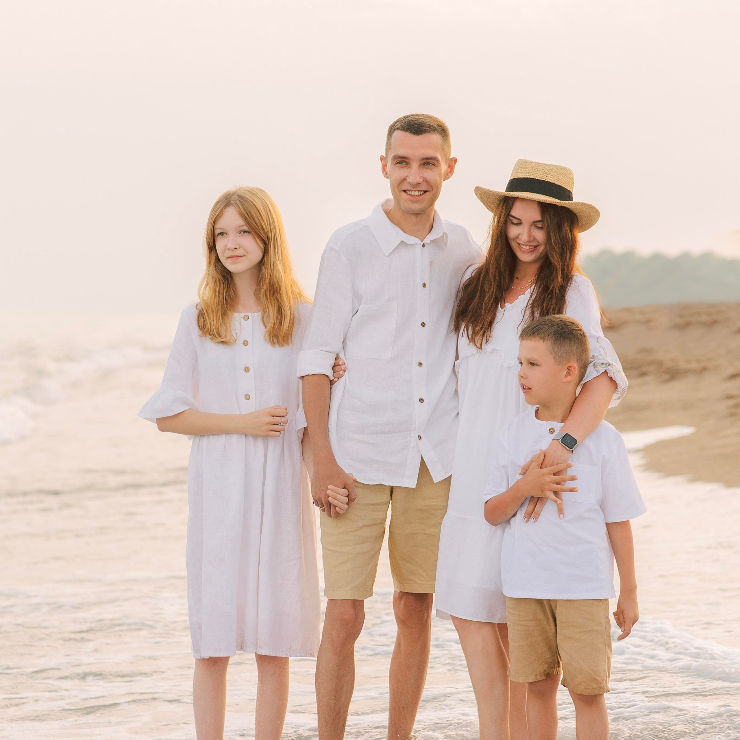 Семейная фотосессия на пляже в Анталии. Алсу Девели. Фотограф в Алании в Турции, Аланья, Сиде, Белек, Анталия, Кемер, Конаклы, Окурджалар. Фотосъемки в Алании. Фотосессия в Алания
