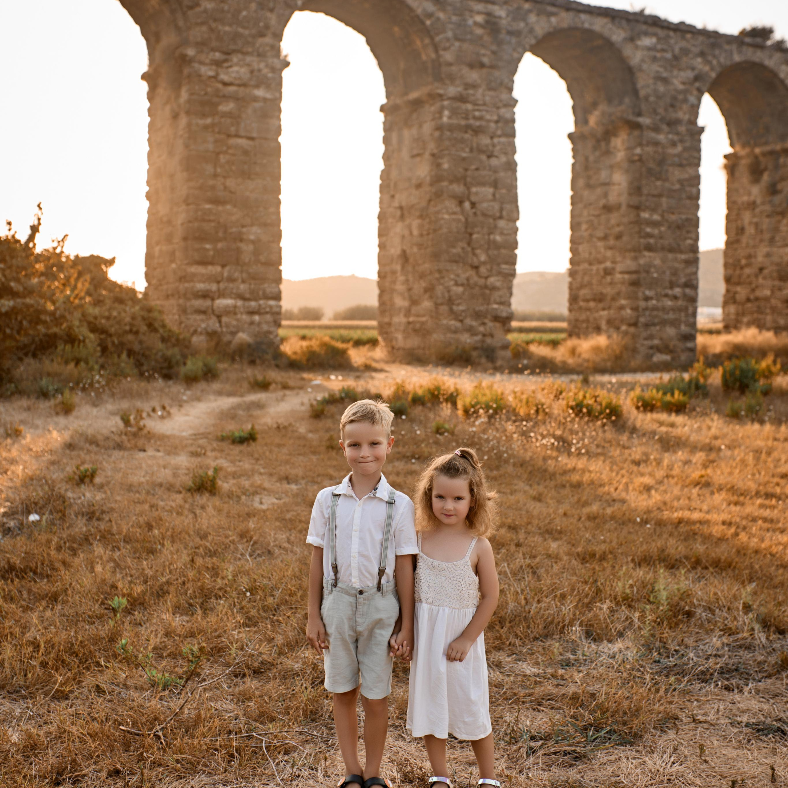 3. Sunset. Family photo session at the Aspendos aqueducts. Alsu Develi, Photographer in Turkey, Alanya, Side, Belek, Antalya, Kemer, Turkiye. Photoshooting in Alanya. Photosession in Belek, Side