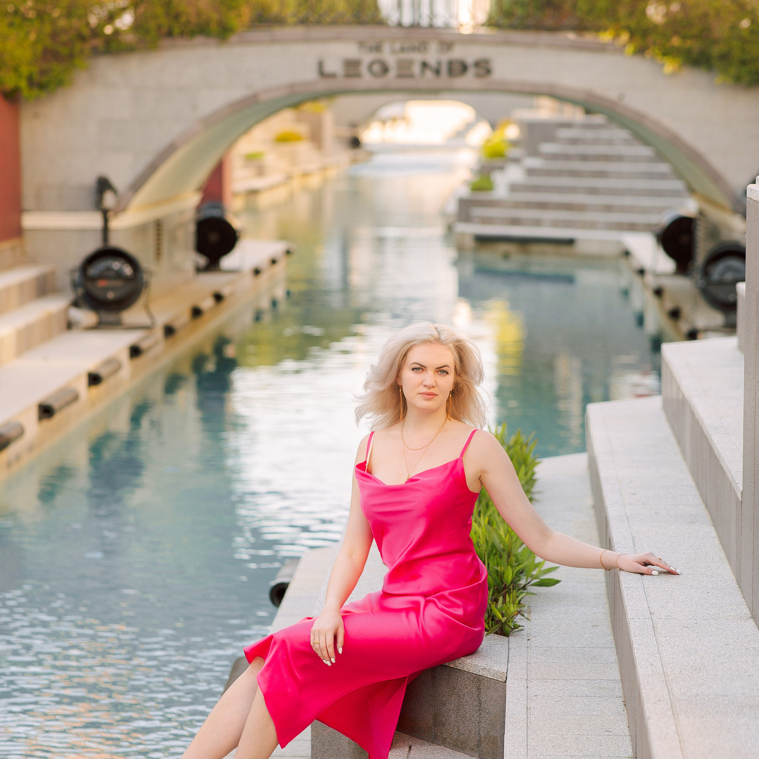 Индивидуалная фотосесиия в парке Land of Legends. Алсу Девели. Фотограф в Алании в Турции, Аланья, Сиде, Белек, Анталия, Кемер, Конаклы, Окурджалар. Фотосъемки в Алании. Фотосессия в Алания