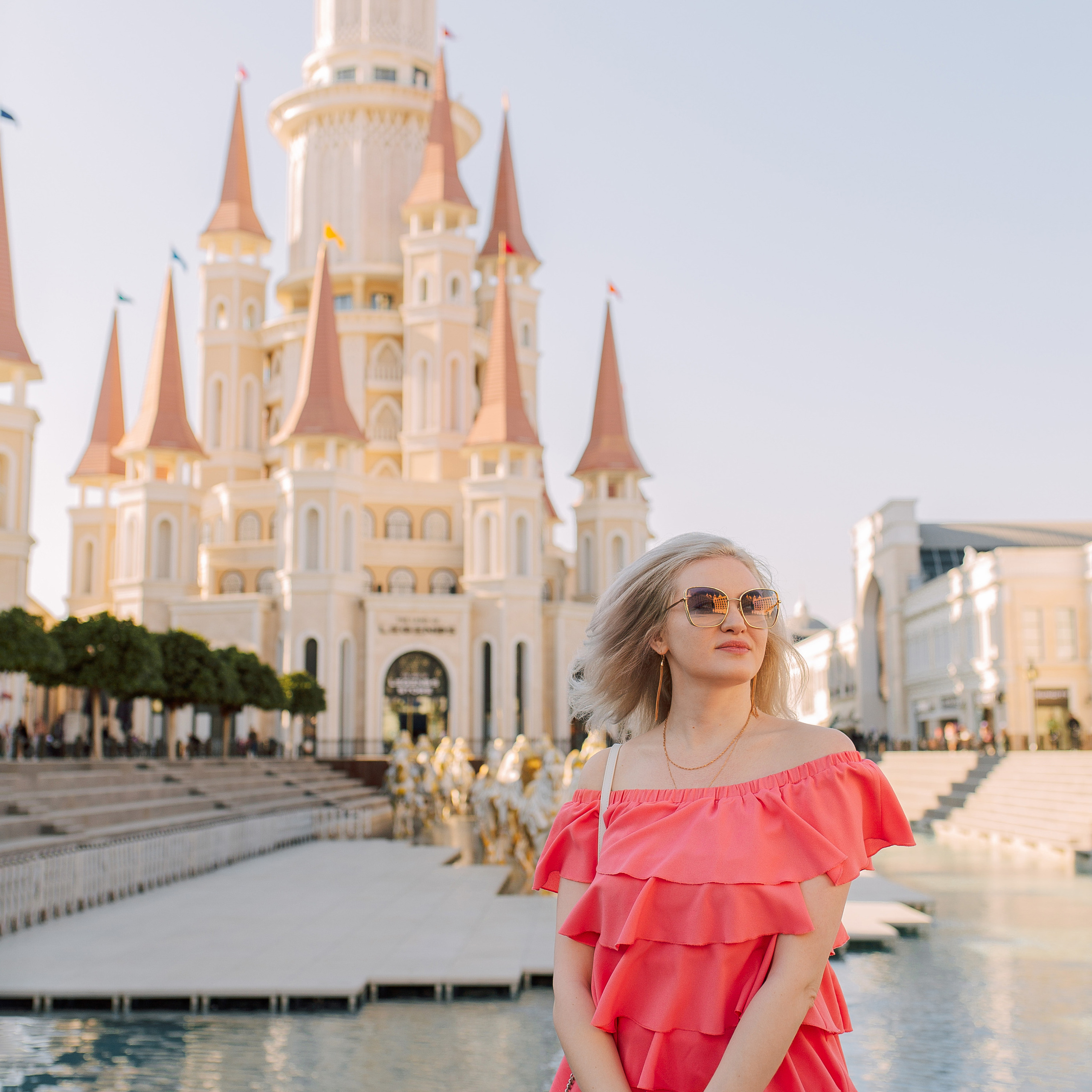 Индивидуалная фотосесиия в парке Land of Legends. Алсу Девели. Фотограф в Алании в Турции, Аланья, Сиде, Белек, Анталия, Кемер, Конаклы, Окурджалар. Фотосъемки в Алании. Фотосессия в Алания