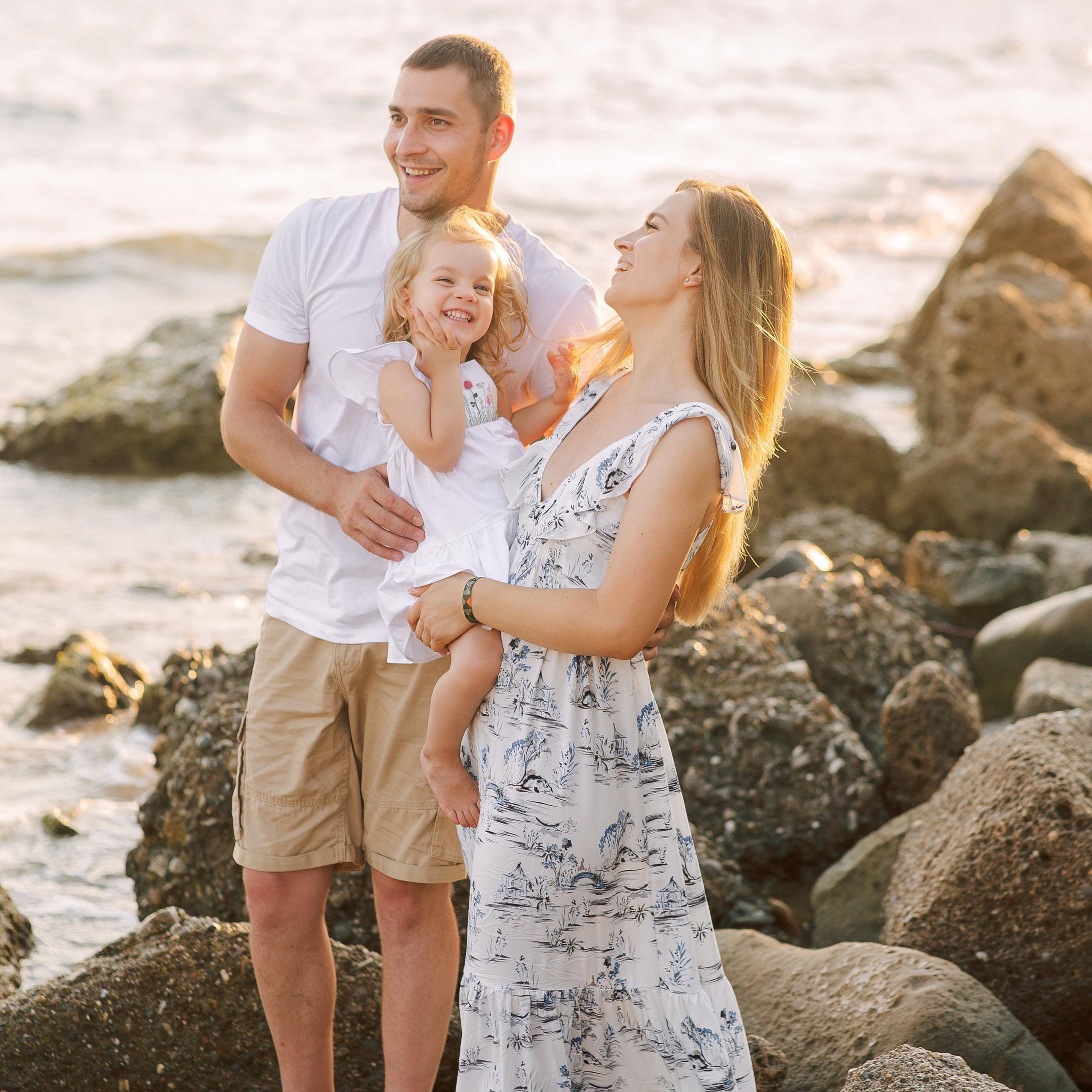 Семейная фотосессия на пляже в Сиде на закате. Алсу Девели. Фотограф в Алании в Турции, Аланья, Сиде, Белек, Анталия, Кемер, Конаклы, Окурджалар. Фотосъемки в Алании. Фотосессия в Алания