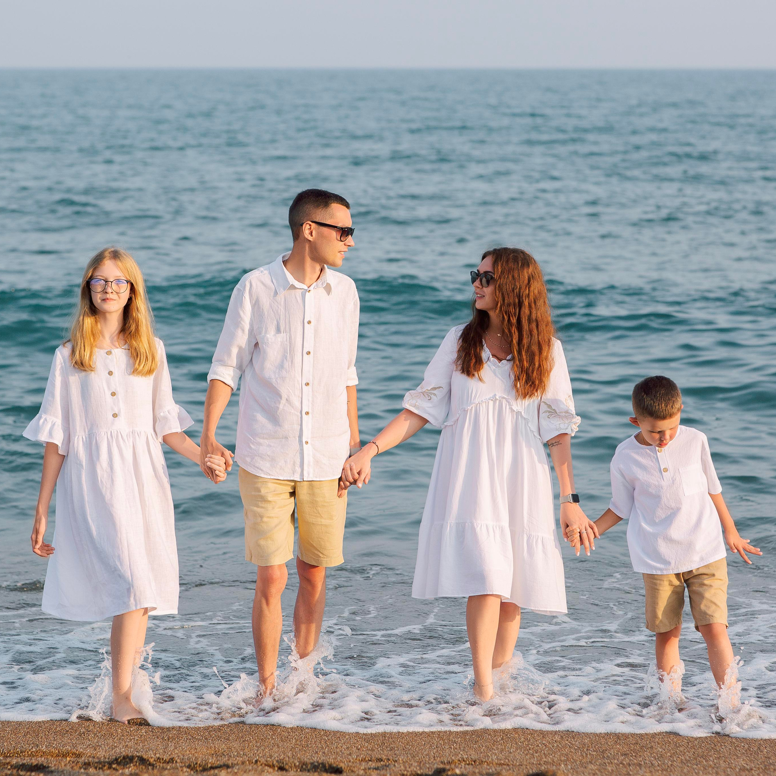 Семейная фотосессия на пляже в Анталии. Алсу Девели. Фотограф в Алании в Турции, Аланья, Сиде, Белек, Анталия, Кемер, Конаклы, Окурджалар. Фотосъемки в Алании. Фотосессия в Алания
