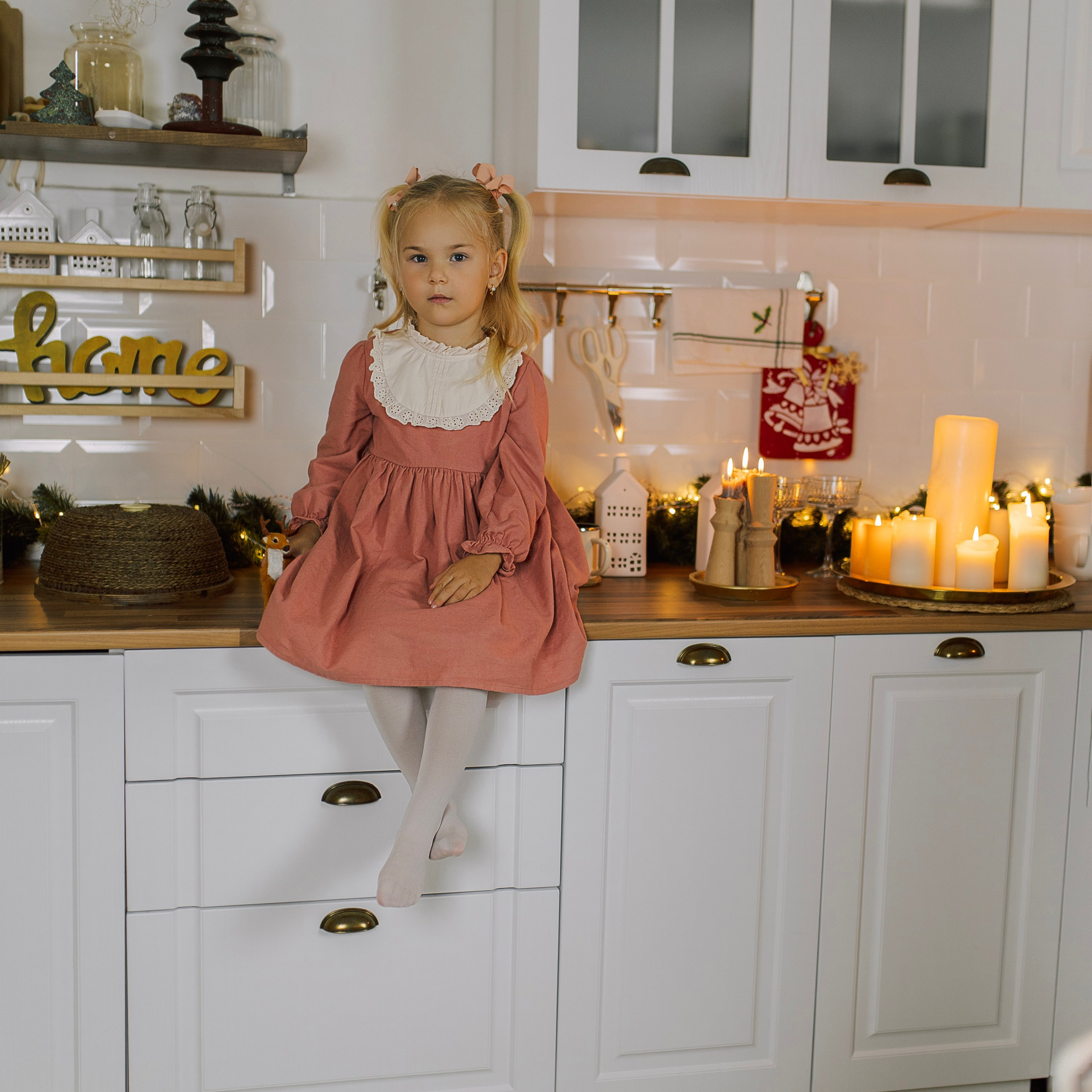 New Year’s family photo shoot…. Alsu Develi, Photographer in Turkey, Alanya, Side, Belek, Antalya, Kemer, Turkiye. Photoshooting in Alanya. Photosession in Belek, Side