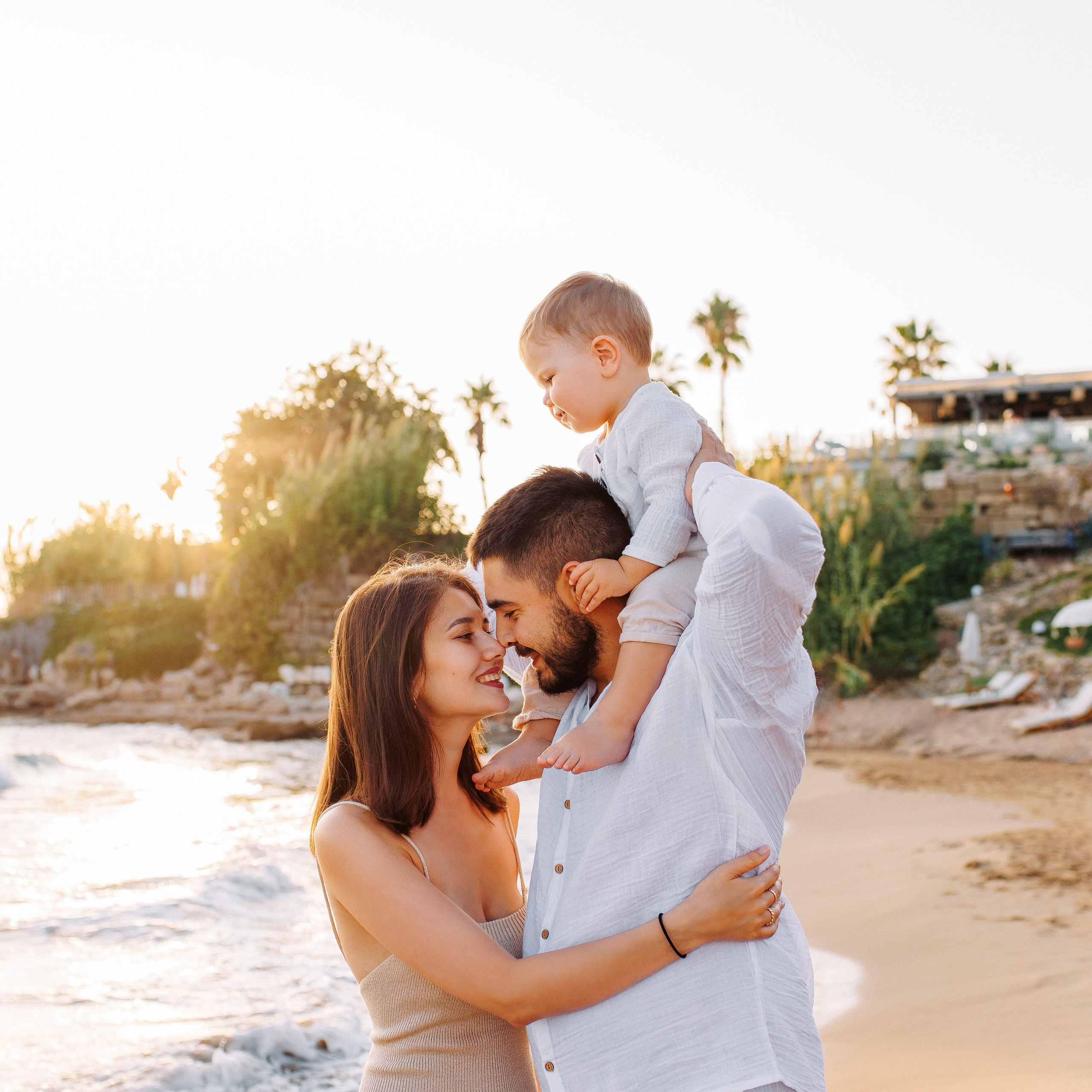 Семейная фотосессия на закате на пляже. Алсу Девели. Фотограф в Алании в Турции, Аланья, Сиде, Белек, Анталия, Кемер, Конаклы, Окурджалар. Фотосъемки в Алании. Фотосессия в Алания