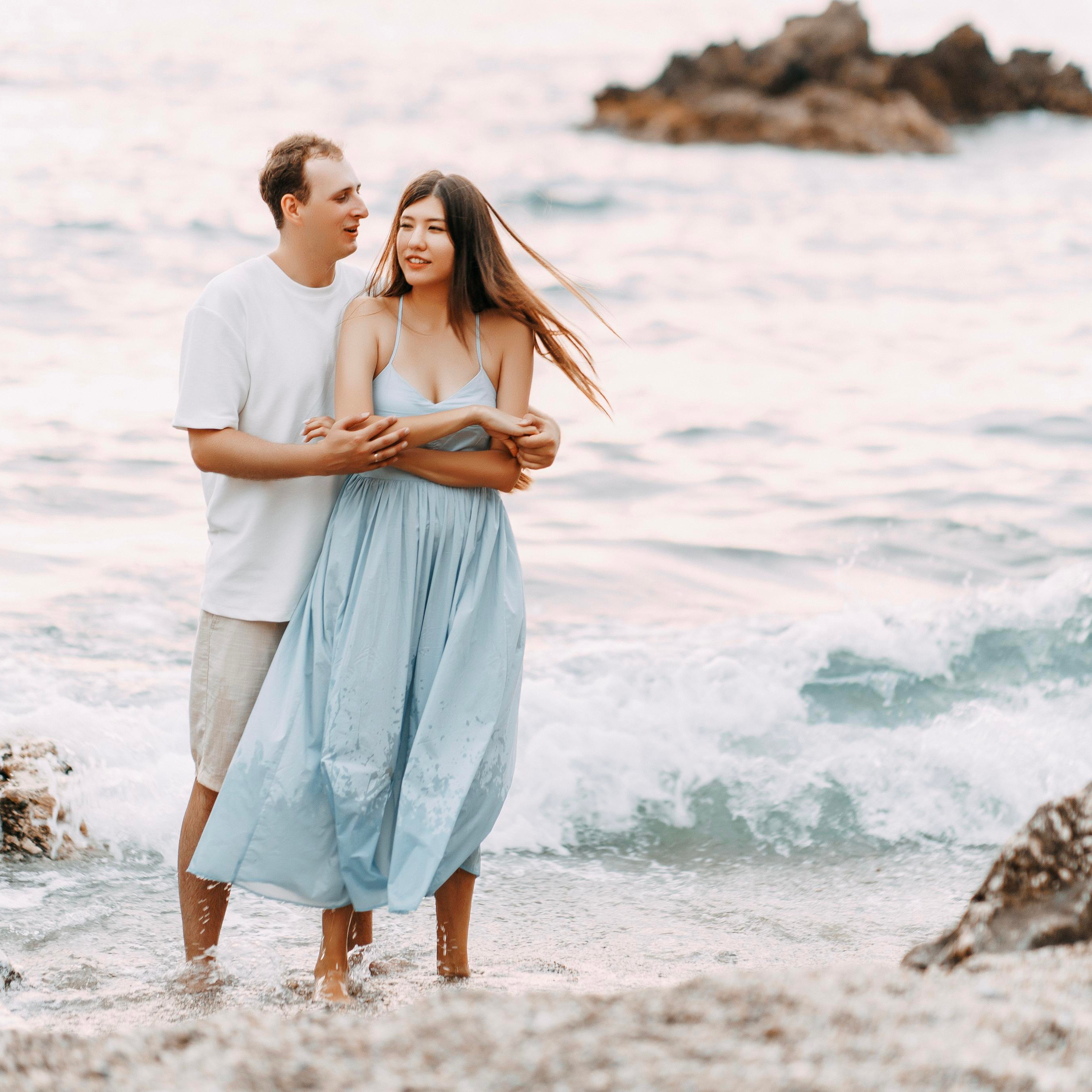 Sunset. Photo session of a love story on the beach at sunset. Alsu Develi, Photographer in Turkey, Alanya, Side, Belek, Antalya, Kemer, Turkiye. Photoshooting in Alanya. Photosession in Belek, Side