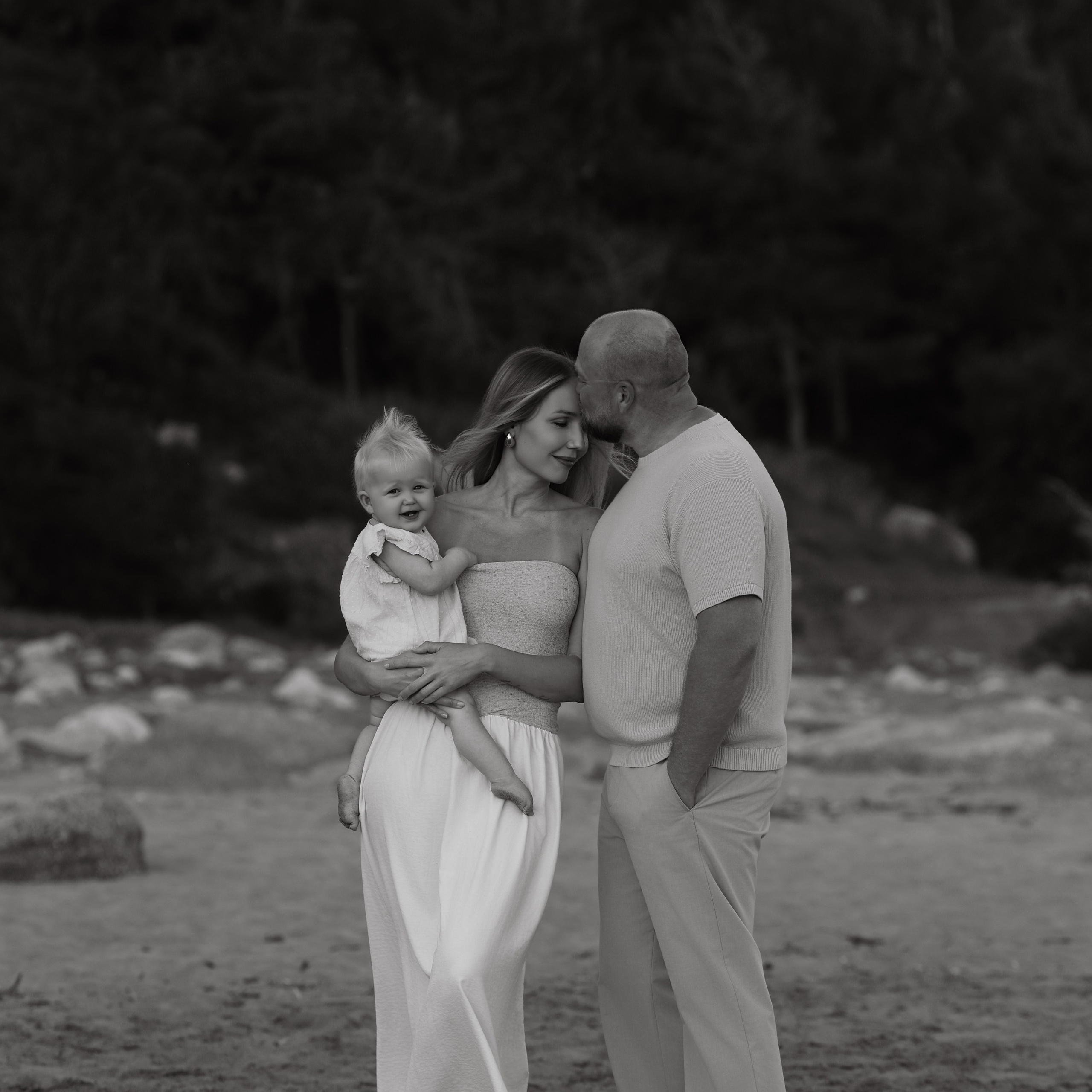 Family photoshoot at sunset in Alanya. Professional Photographer in Alanya, Side, Belek, Antalya. Turkiye