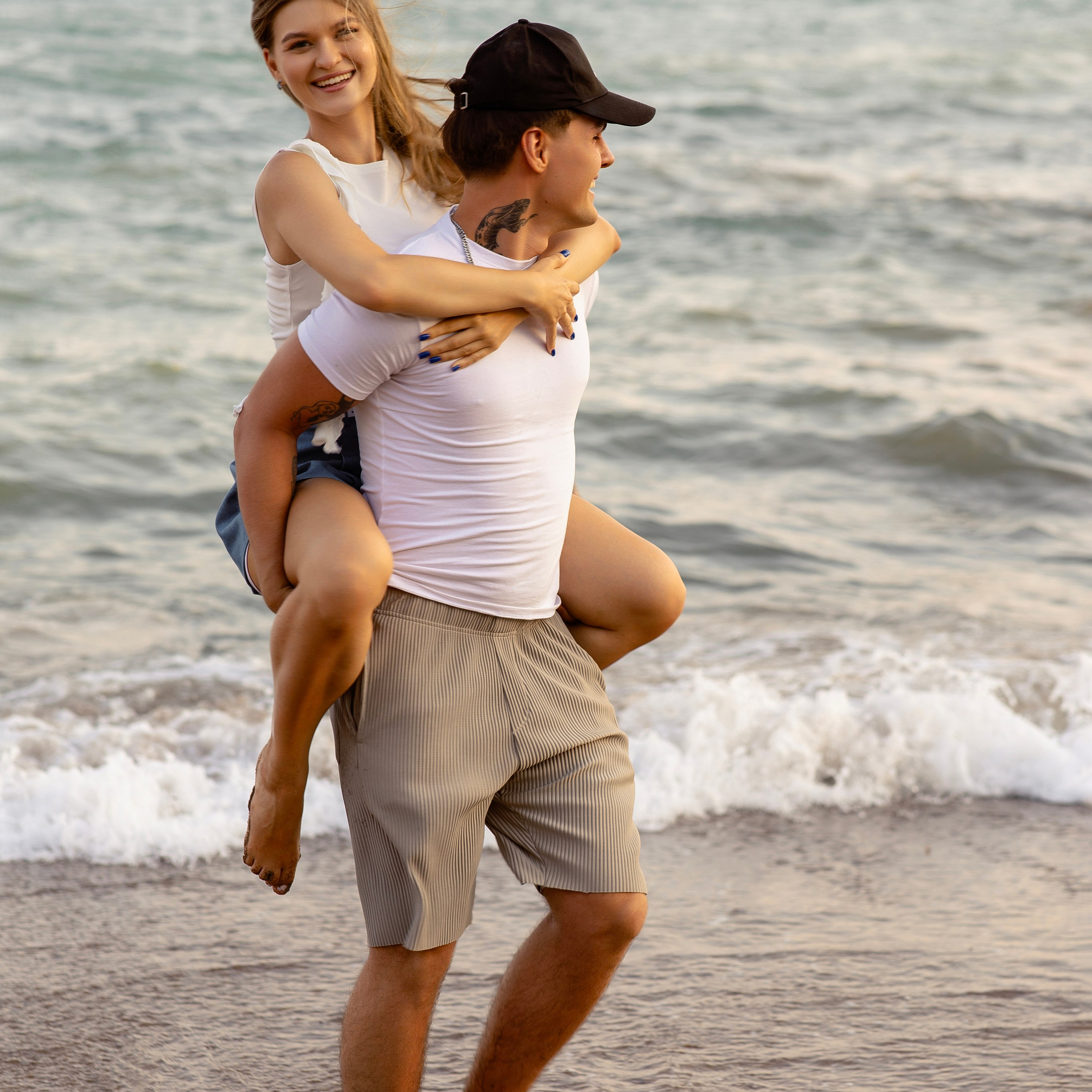 Закат. Love Story на пляже в Сиде на закате. Алсу Девели. Фотограф в Алании в Турции, Аланья, Сиде, Белек, Анталия, Кемер, Конаклы, Окурджалар. Фотосъемки в Алании. Фотосессия в Алания