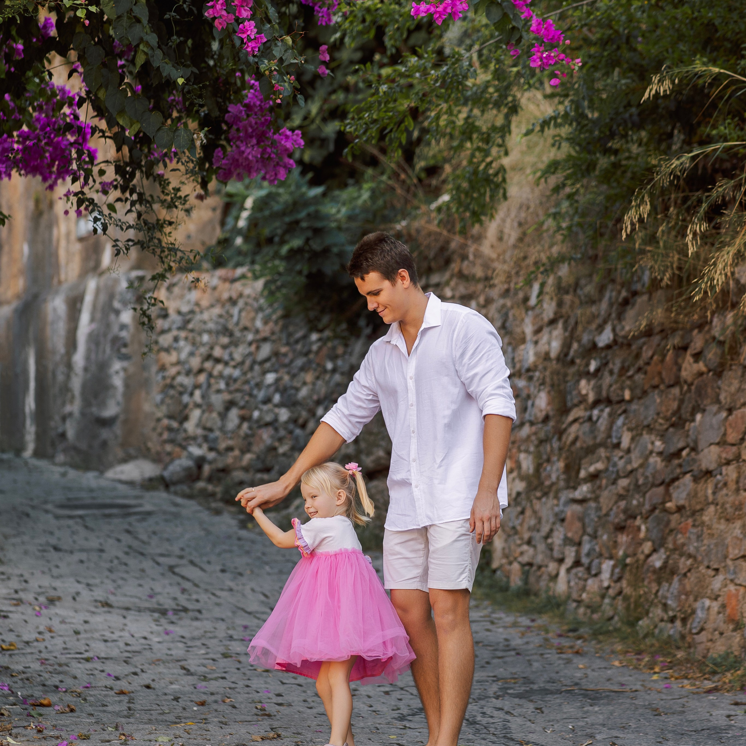 День. Колоритные улочки. Семейная съемка у крепости Алании. Алсу Девели. Фотограф в Алании в Турции, Аланья, Сиде, Белек, Анталия, Кемер, Конаклы, Окурджалар. Фотосъемки в Алании. Фотосессия в Алания