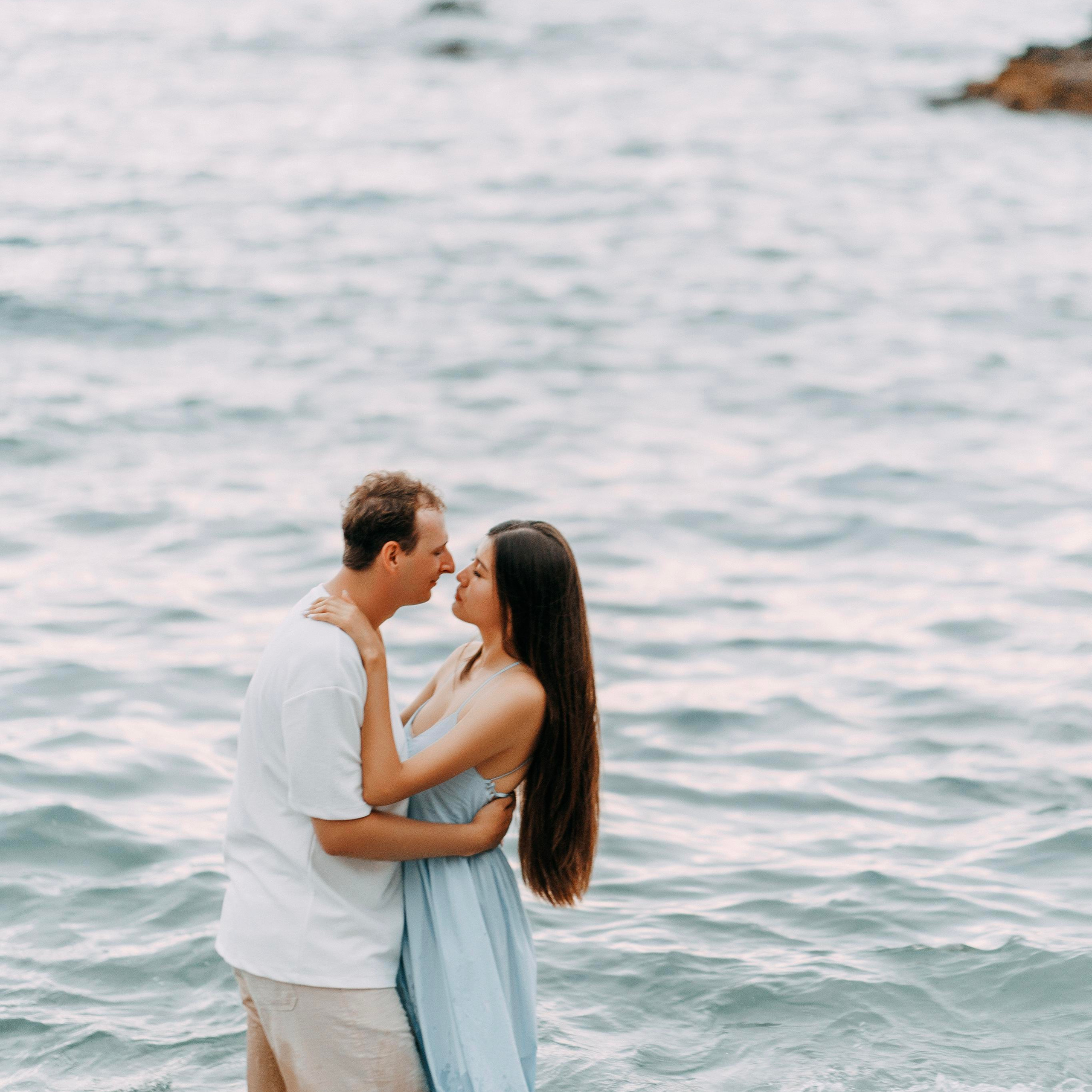 Sunset. Photo session of a love story on the beach at sunset. Alsu Develi, Photographer in Turkey, Alanya, Side, Belek, Antalya, Kemer, Turkiye. Photoshooting in Alanya. Photosession in Belek, Side
