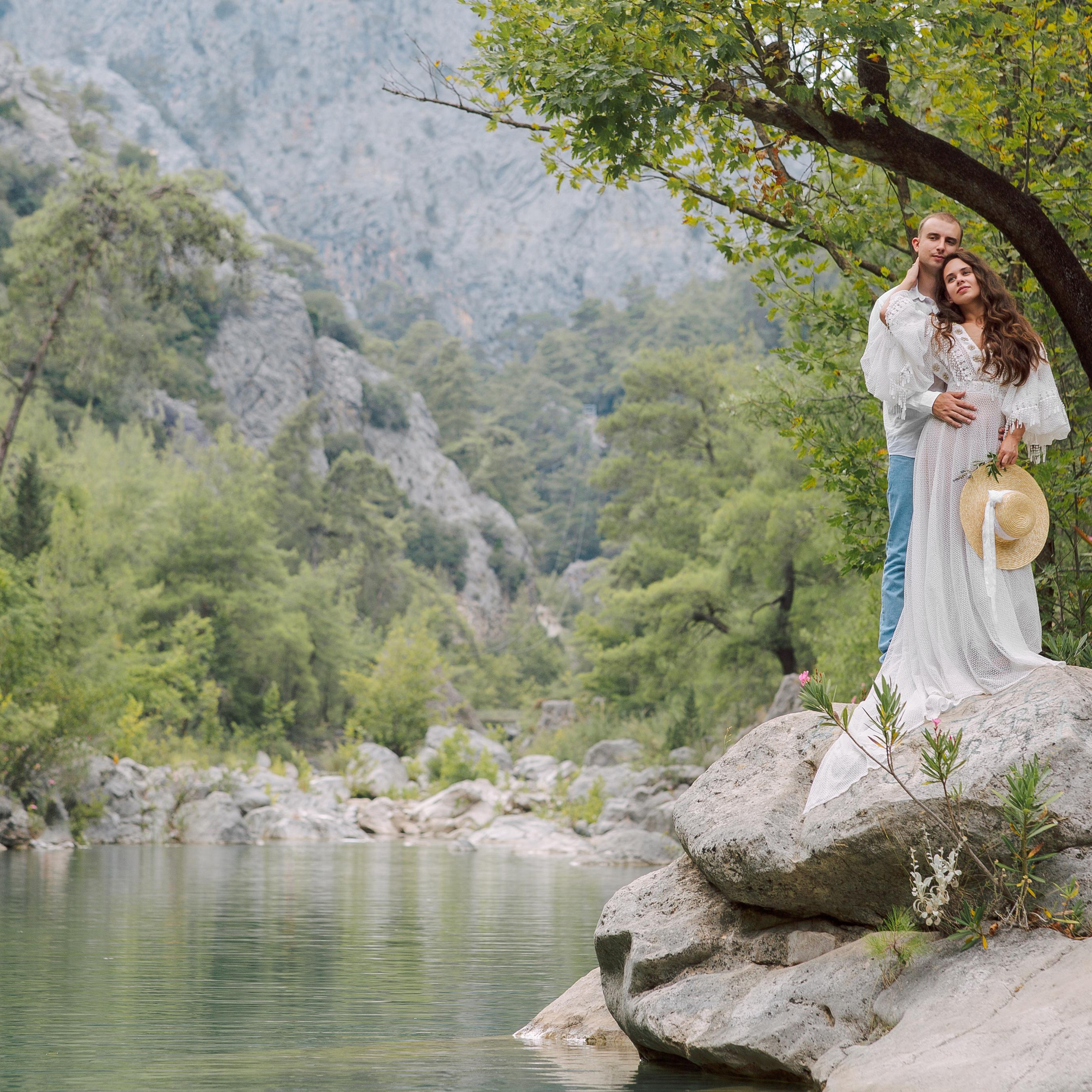 Love story in Goynuk canyon. Alsu Develi, Photographer in Turkey, Alanya, Side, Belek, Antalya, Kemer, Turkiye. Photoshooting in Alanya. Photosession in Belek, Side