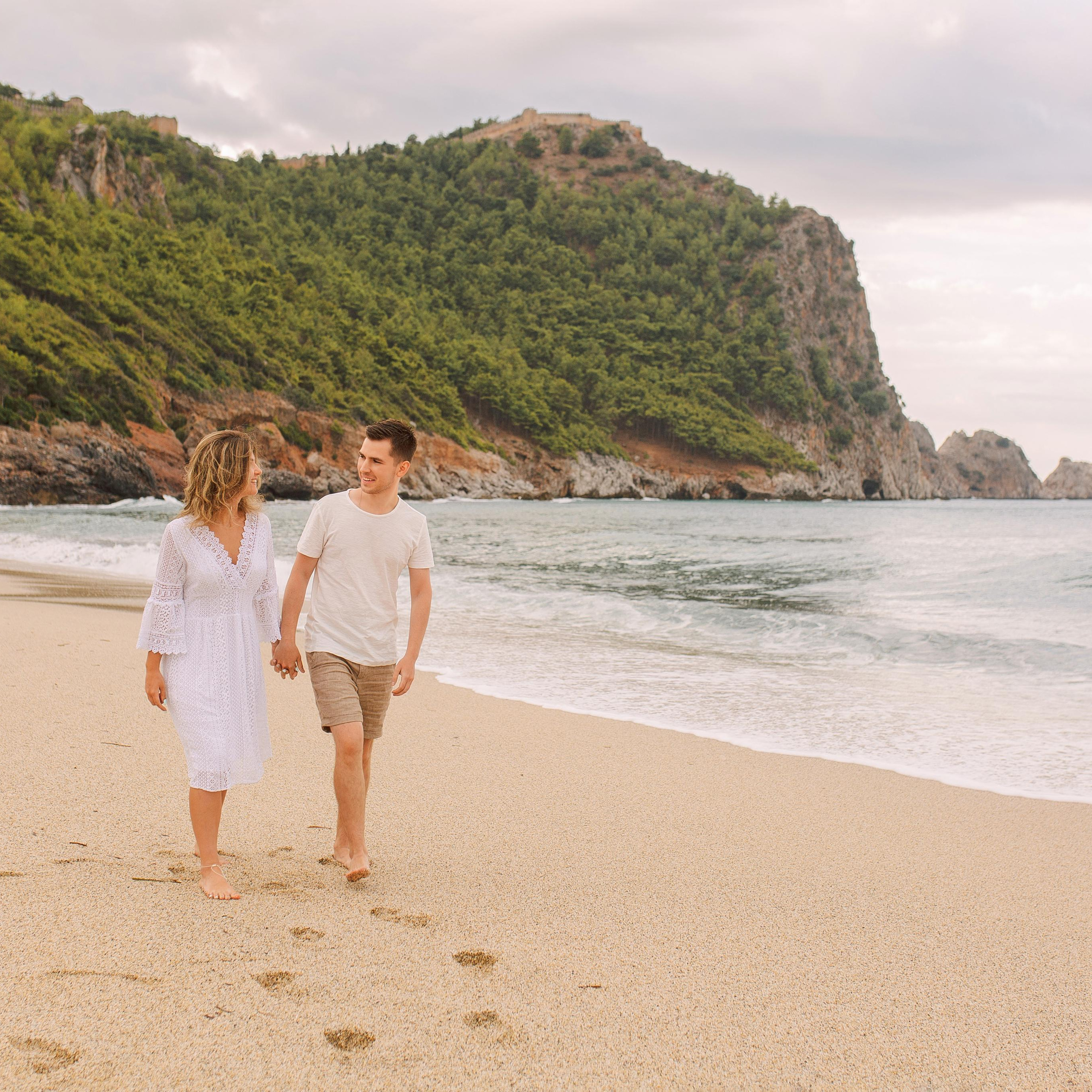 Photo shoot on Cleopatra Beach Alanya. Alsu Develi, Photographer in Turkey, Alanya, Side, Belek, Antalya, Kemer, Turkiye. Photoshooting in Alanya. Photosession in Belek, Side