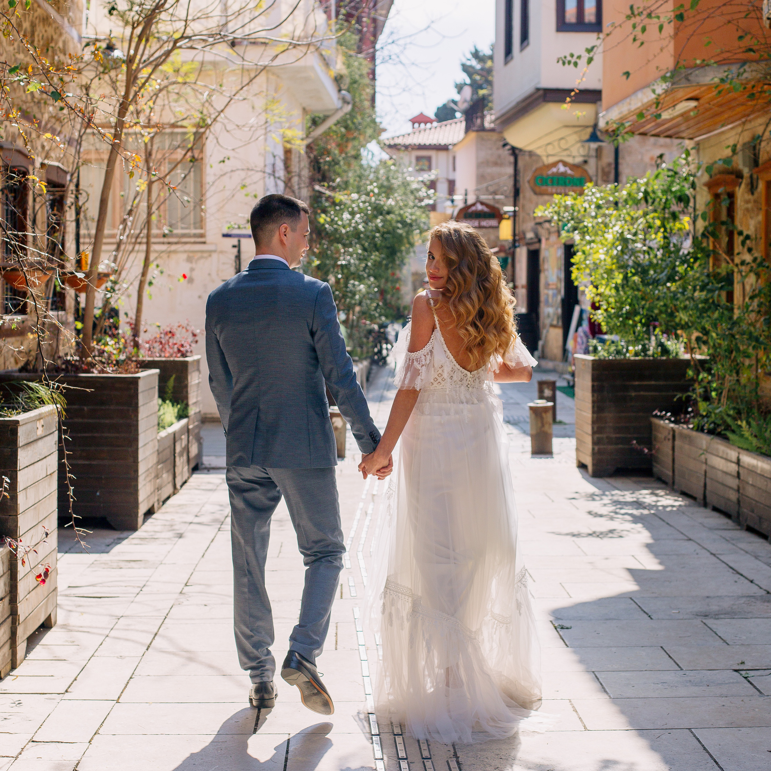 Wedding photo session in Kaleici, Antalya. Alsu Develi, Photographer in Turkey, Alanya, Side, Belek, Antalya, Kemer, Turkiye. Photoshooting in Alanya. Photosession in Belek, Side