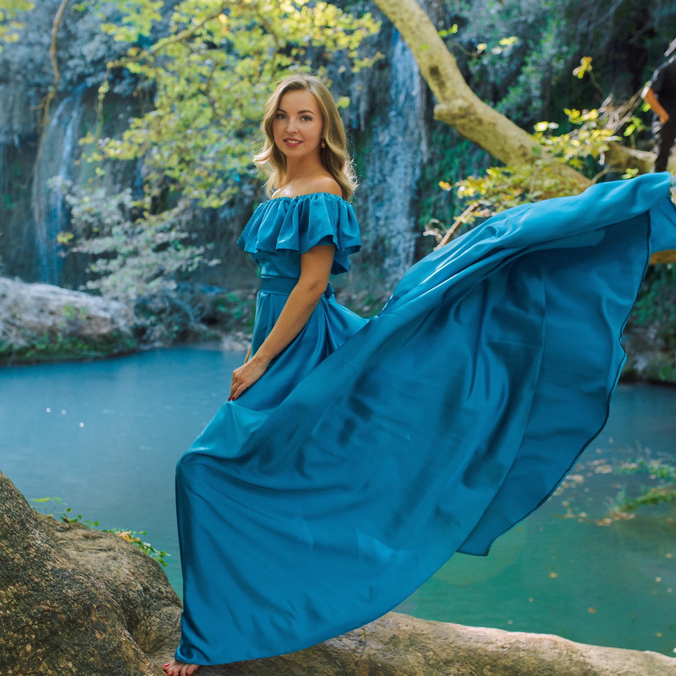 Day. Magic waterfall. Love story photo session of couples. Alsu Develi, Photographer in Turkey, Alanya, Side, Belek, Antalya, Kemer, Turkiye. Photoshooting in Alanya. Photosession in Belek, Side