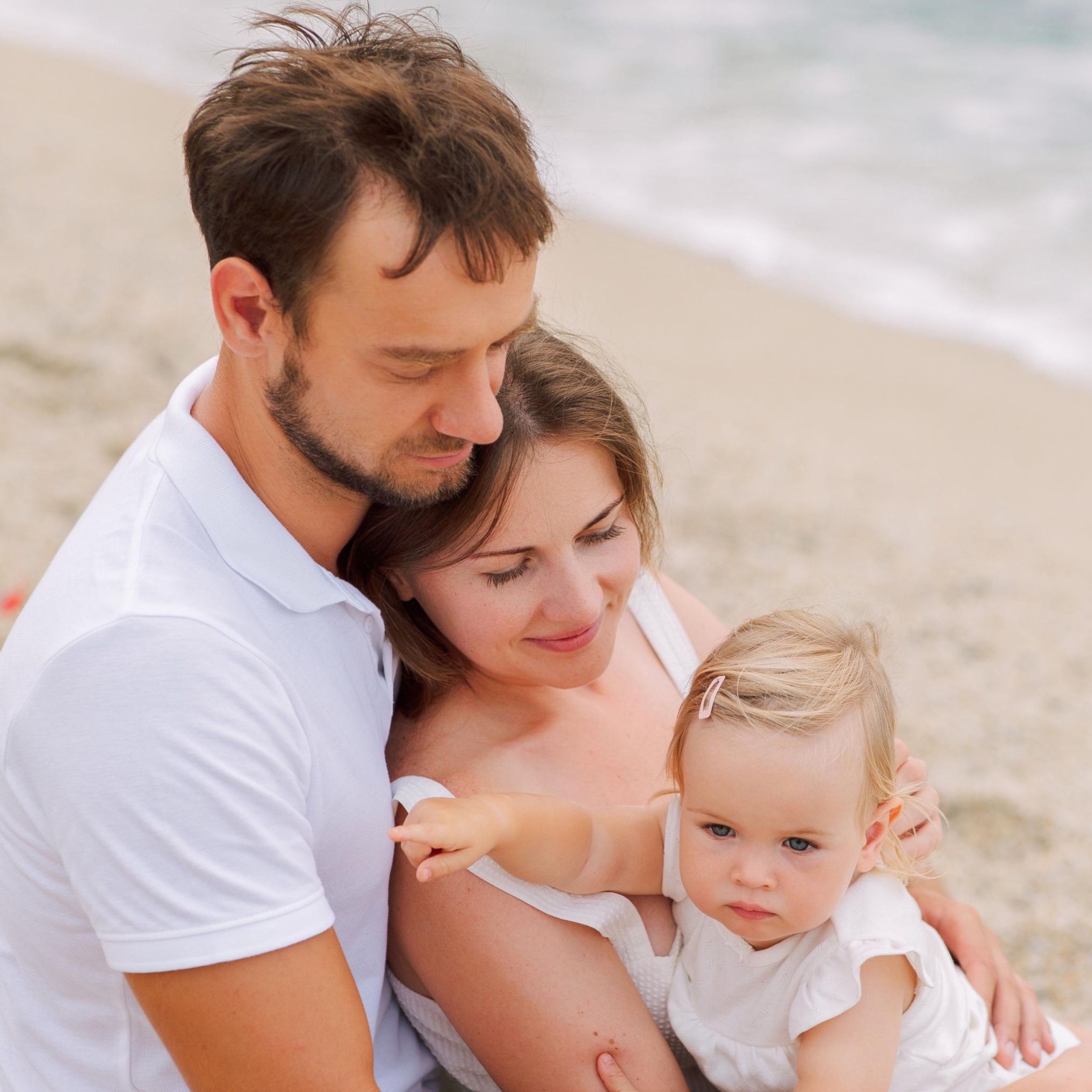 Morning family photo shoot on Cleopatra Beach. Alsu Develi, Photographer in Turkey, Alanya, Side, Belek, Antalya, Kemer, Turkiye. Photoshooting in Alanya. Photosession in Belek, Side