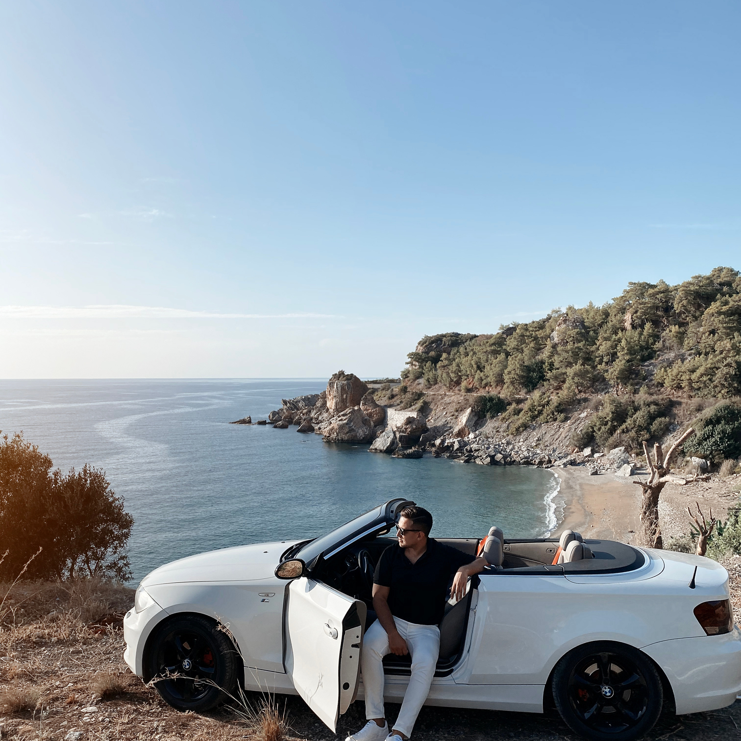 Filming for content with a cabriolet. Alsu Develi, Photographer in Turkey, Alanya, Side, Belek, Antalya, Kemer, Turkiye. Photoshooting in Alanya. Photosession in Belek, Side