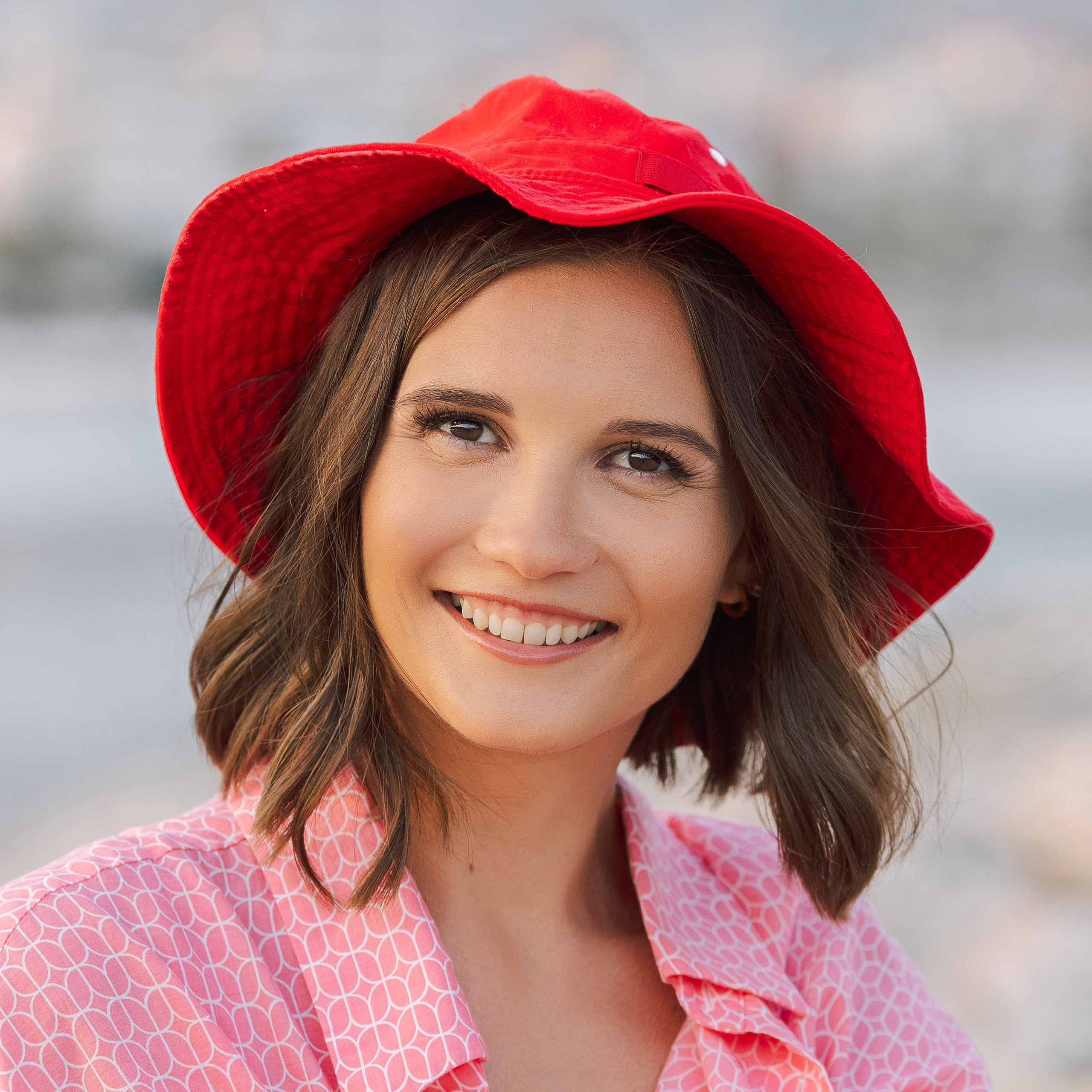 Individual photo session in the streets and port of Alanya. Alsu Develi, Photographer in Turkey, Alanya, Side, Belek, Antalya, Kemer, Turkiye. Photoshooting in Alanya. Photosession in Belek, Side