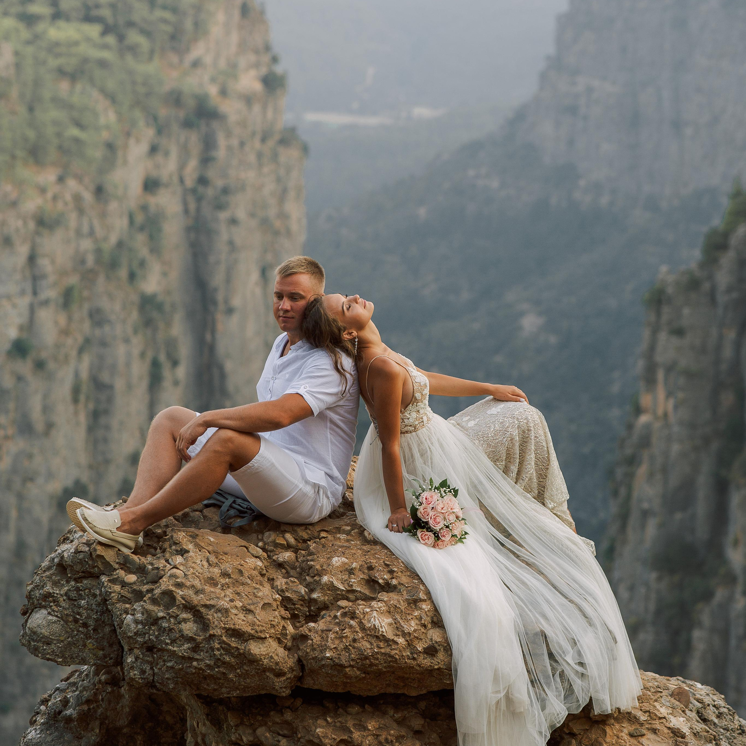 Wedding photo shoot in the canyon. Alsu Develi, Photographer in Turkey, Alanya, Side, Belek, Antalya, Kemer, Turkiye. Photoshooting in Alanya. Photosession in Belek, Side
