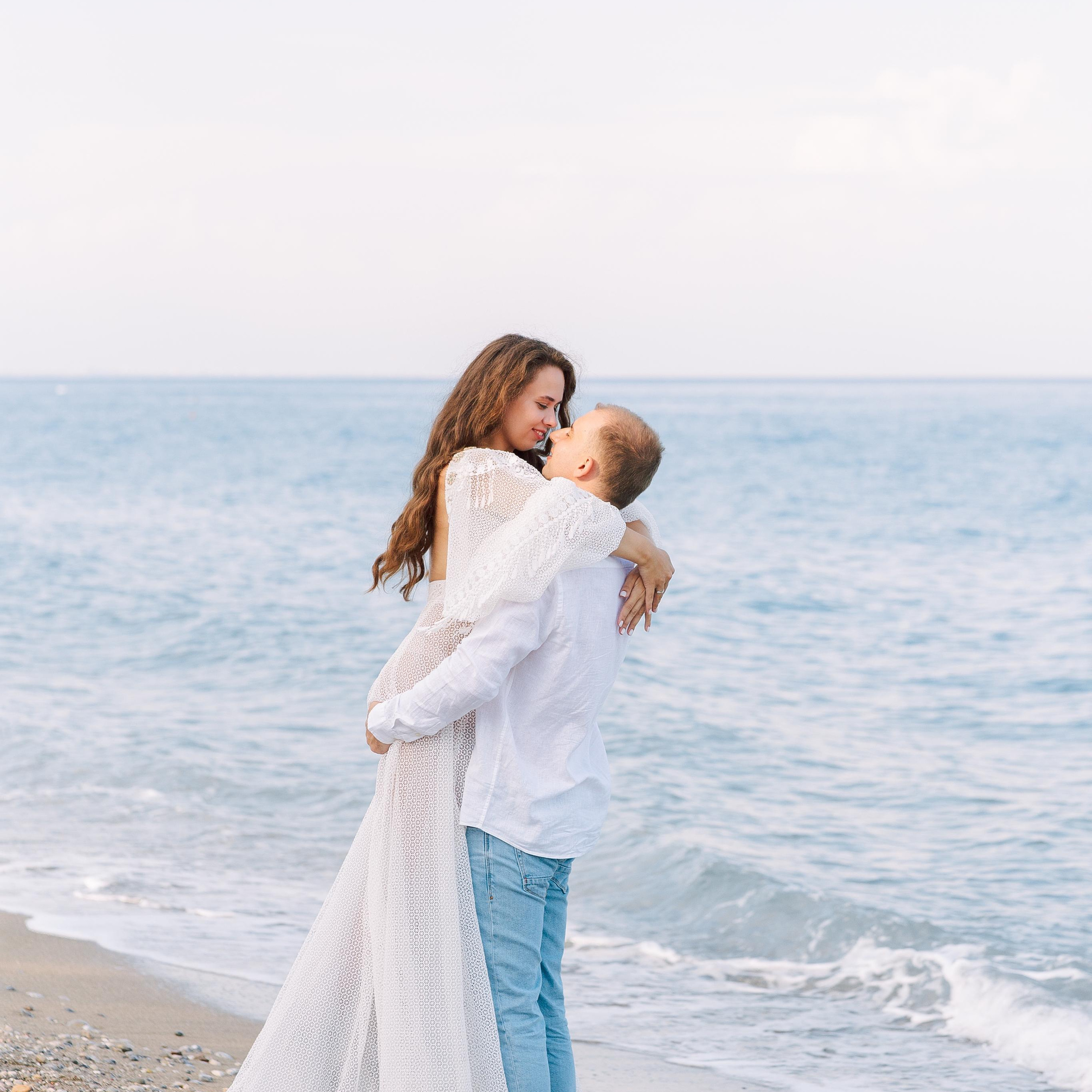 Love story on the beach in Kemer. Alsu Develi, Photographer in Turkey, Alanya, Side, Belek, Antalya, Kemer, Turkiye. Photoshooting in Alanya. Photosession in Belek, Side