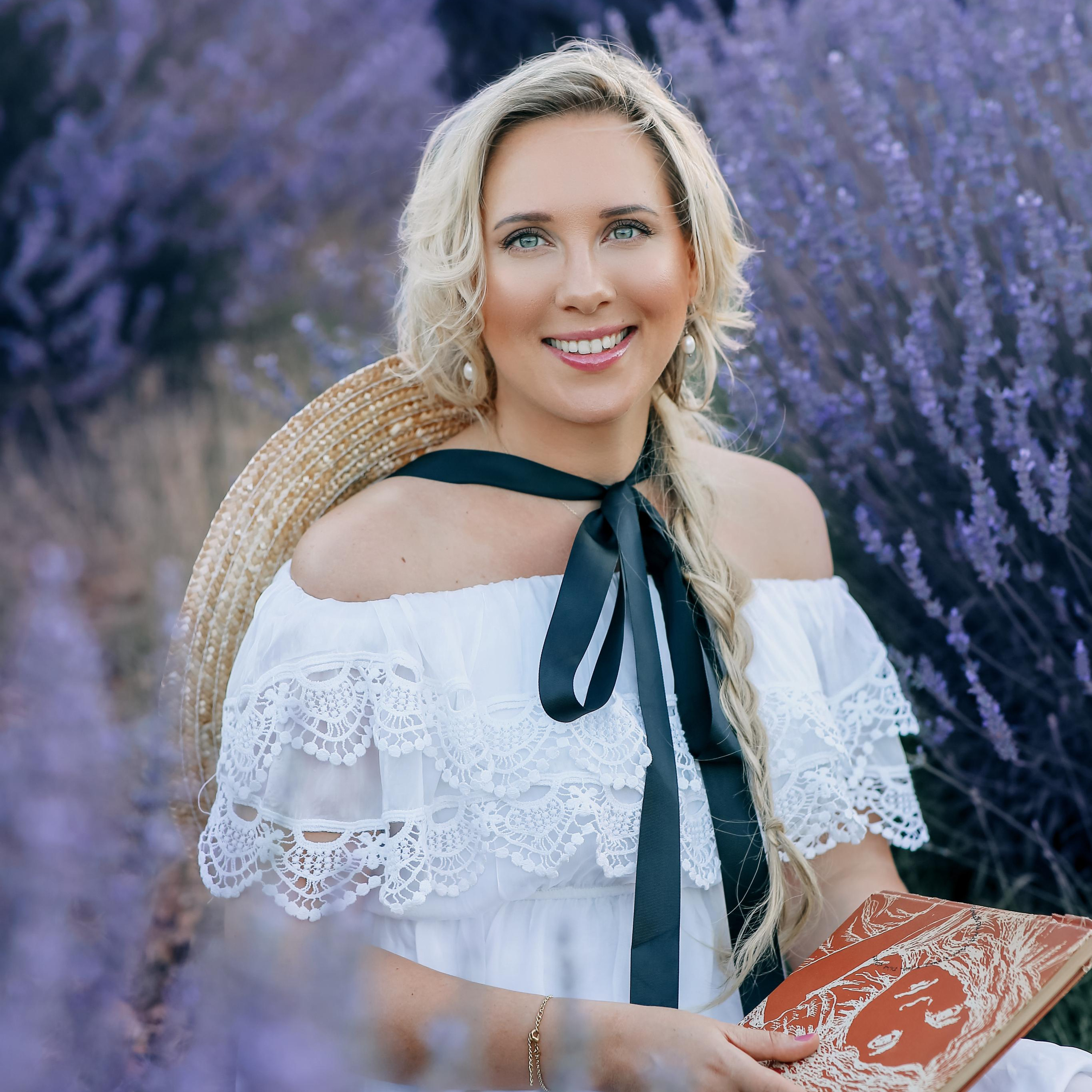 Фотосессия на лавандовом поле. Алсу Девели. Фотограф в Алании в Турции, Аланья, Сиде, Белек, Анталия, Кемер, Конаклы, Окурджалар. Фотосъемки в Алании. Фотосессия в Алания