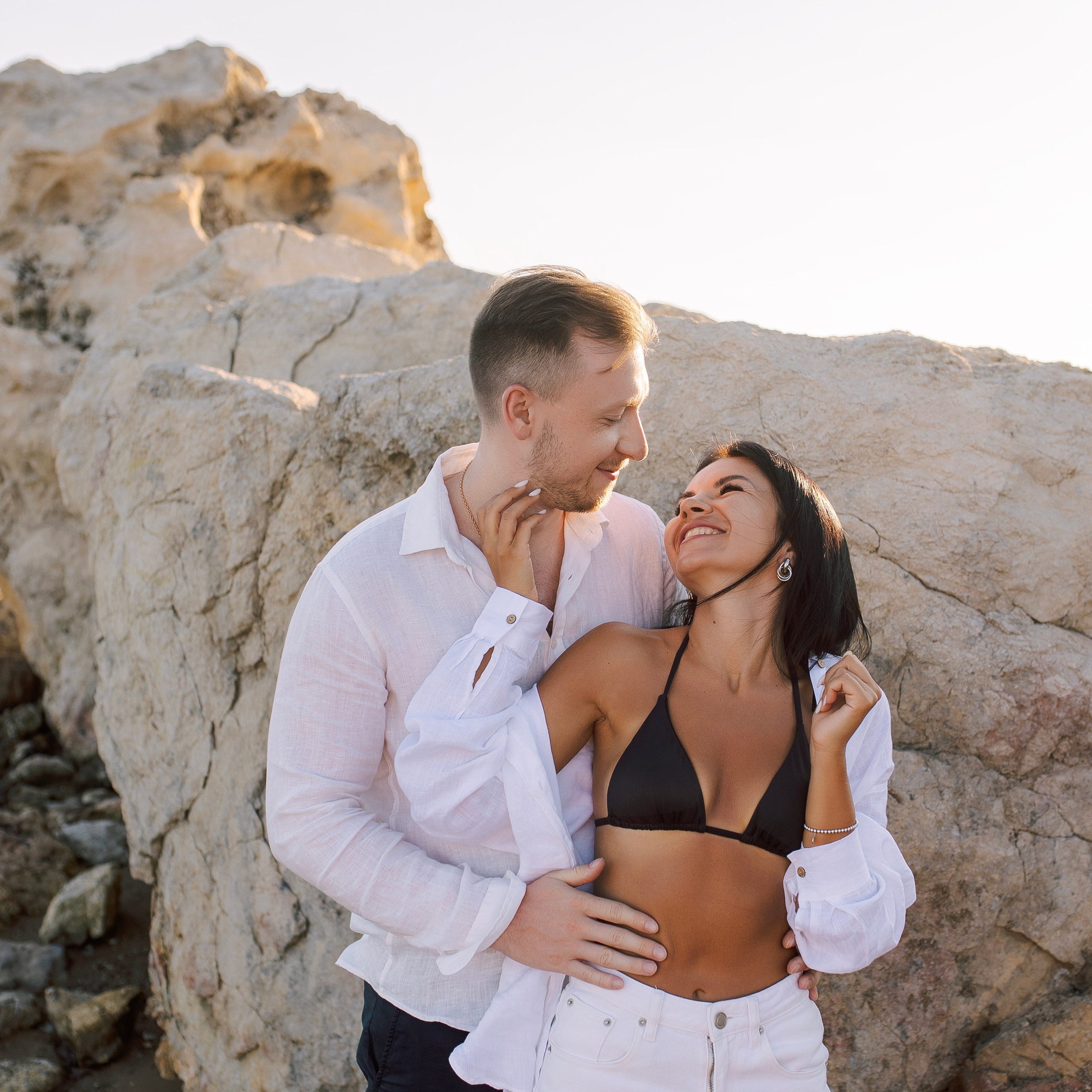 Sunset. Love Story on the beach in Side at sunset. Alsu Develi, Photographer in Turkey, Alanya, Side, Belek, Antalya, Kemer, Turkiye. Photoshooting in Alanya. Photosession in Belek, Side