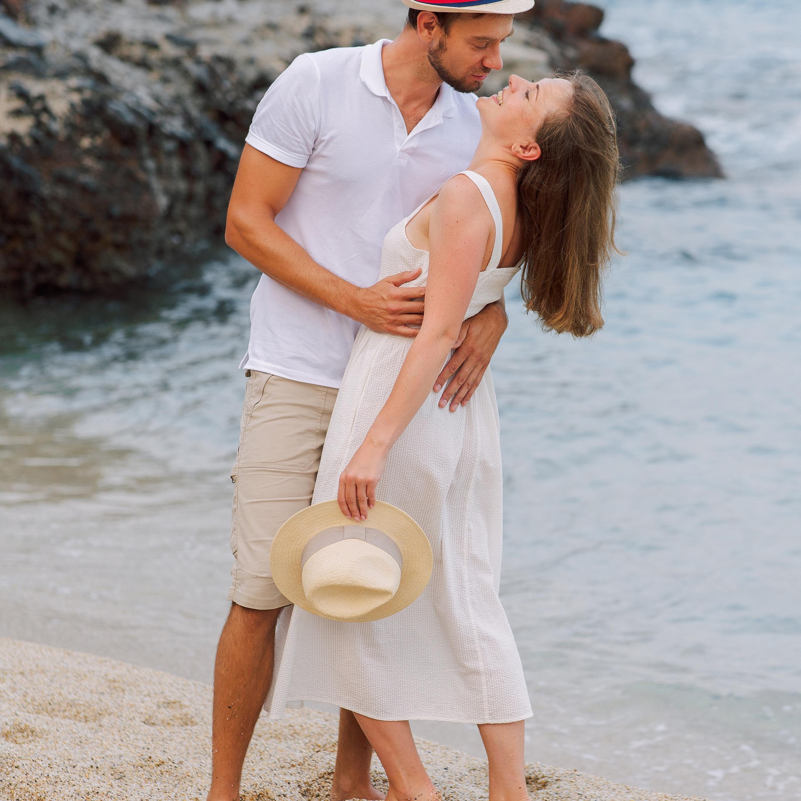 Morning family photo shoot on Cleopatra Beach. Alsu Develi, Photographer in Turkey, Alanya, Side, Belek, Antalya, Kemer, Turkiye. Photoshooting in Alanya. Photosession in Belek, Side