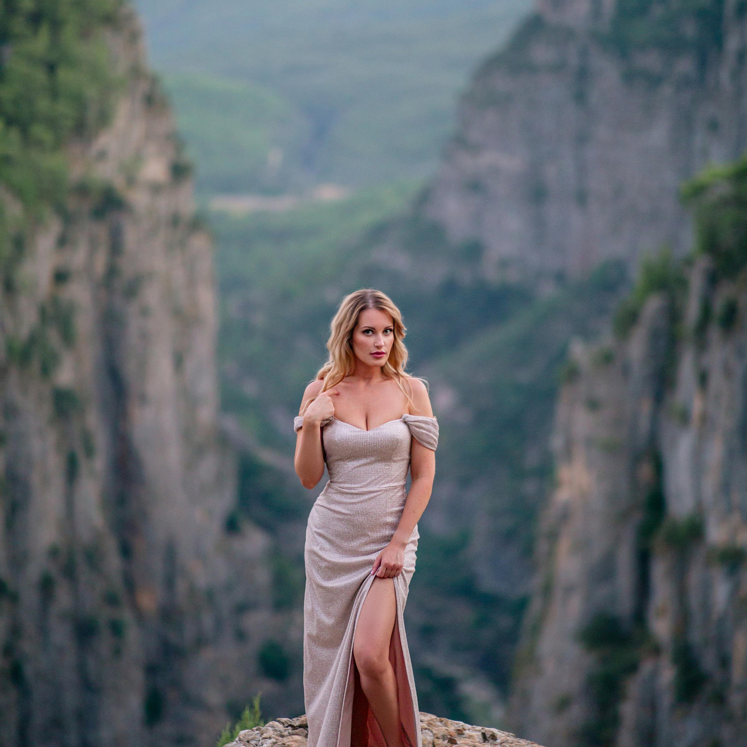 Individual photo shoot on Tazi Canyon. Alsu Develi, Photographer in Turkey, Alanya, Side, Belek, Antalya, Kemer, Turkiye. Photoshooting in Alanya. Photosession in Belek, Side