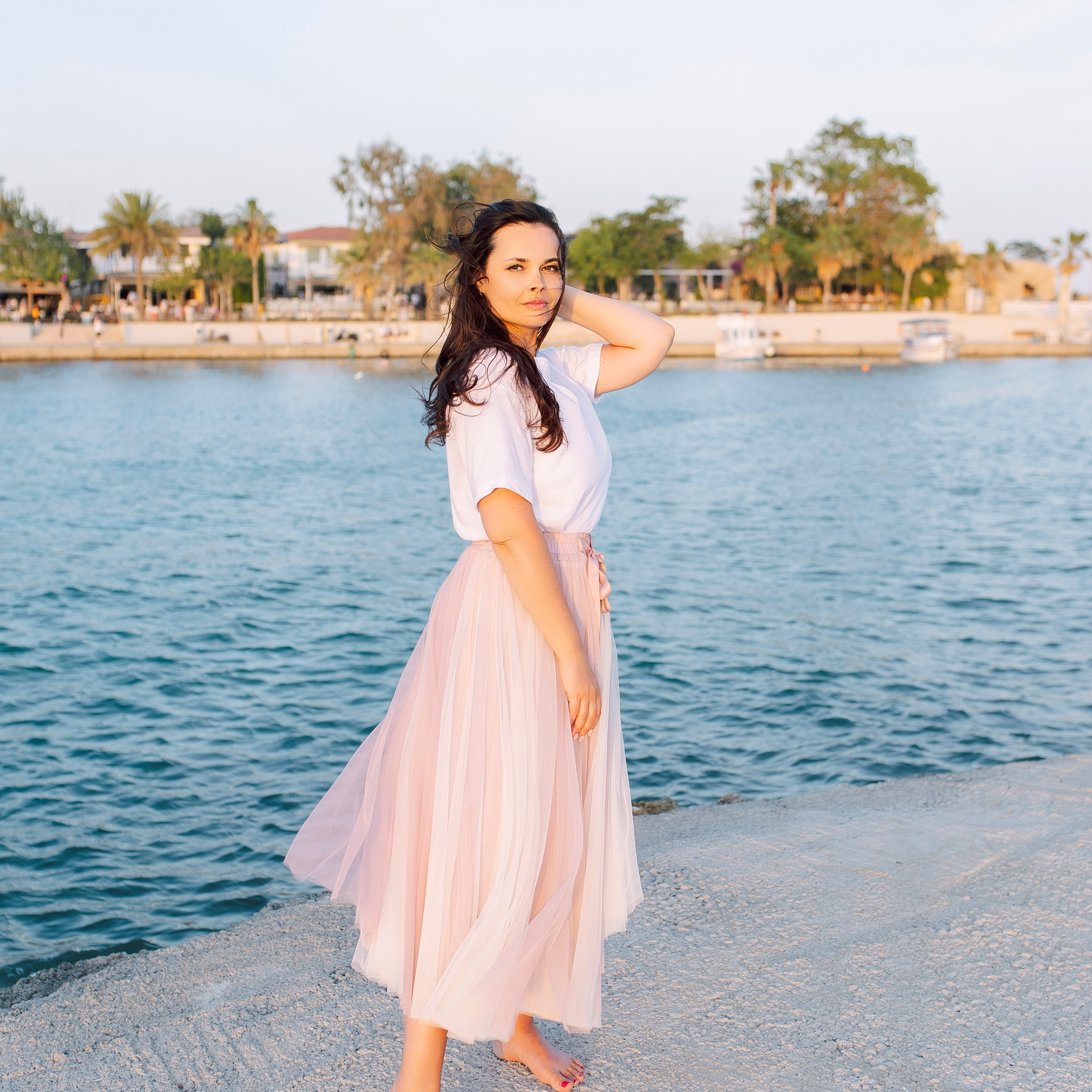 Sunset. Family photo session in the colorful streets of Side. Alsu Develi, Photographer in Turkey, Alanya, Side, Belek, Antalya, Kemer, Turkiye. Photoshooting in Alanya. Photosession in Belek, Side